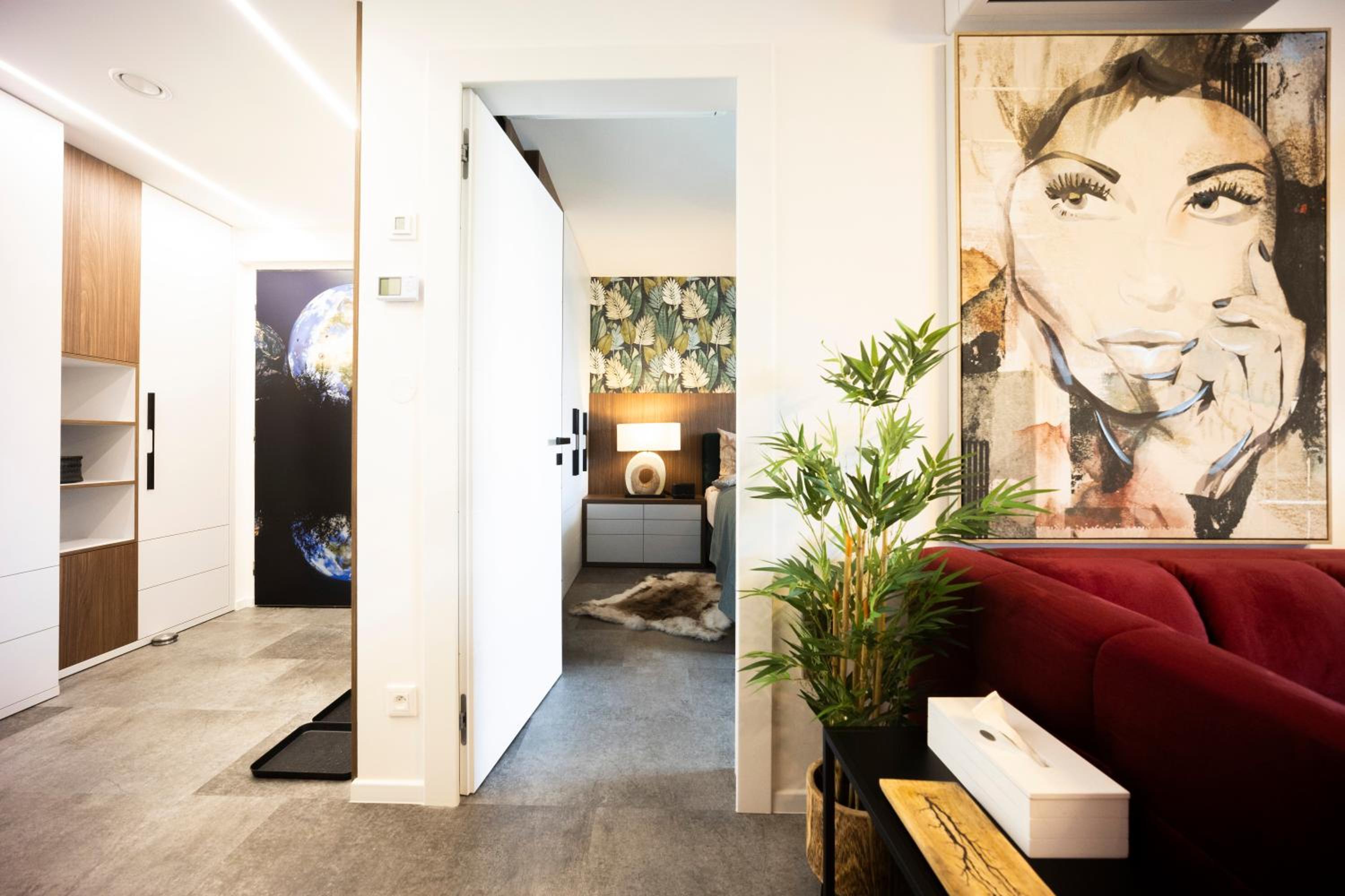DH Family and Whirlpool Premium Apartment 3kk, 2x SmartTV-NETFLIX, Big Terrace and Free Parking