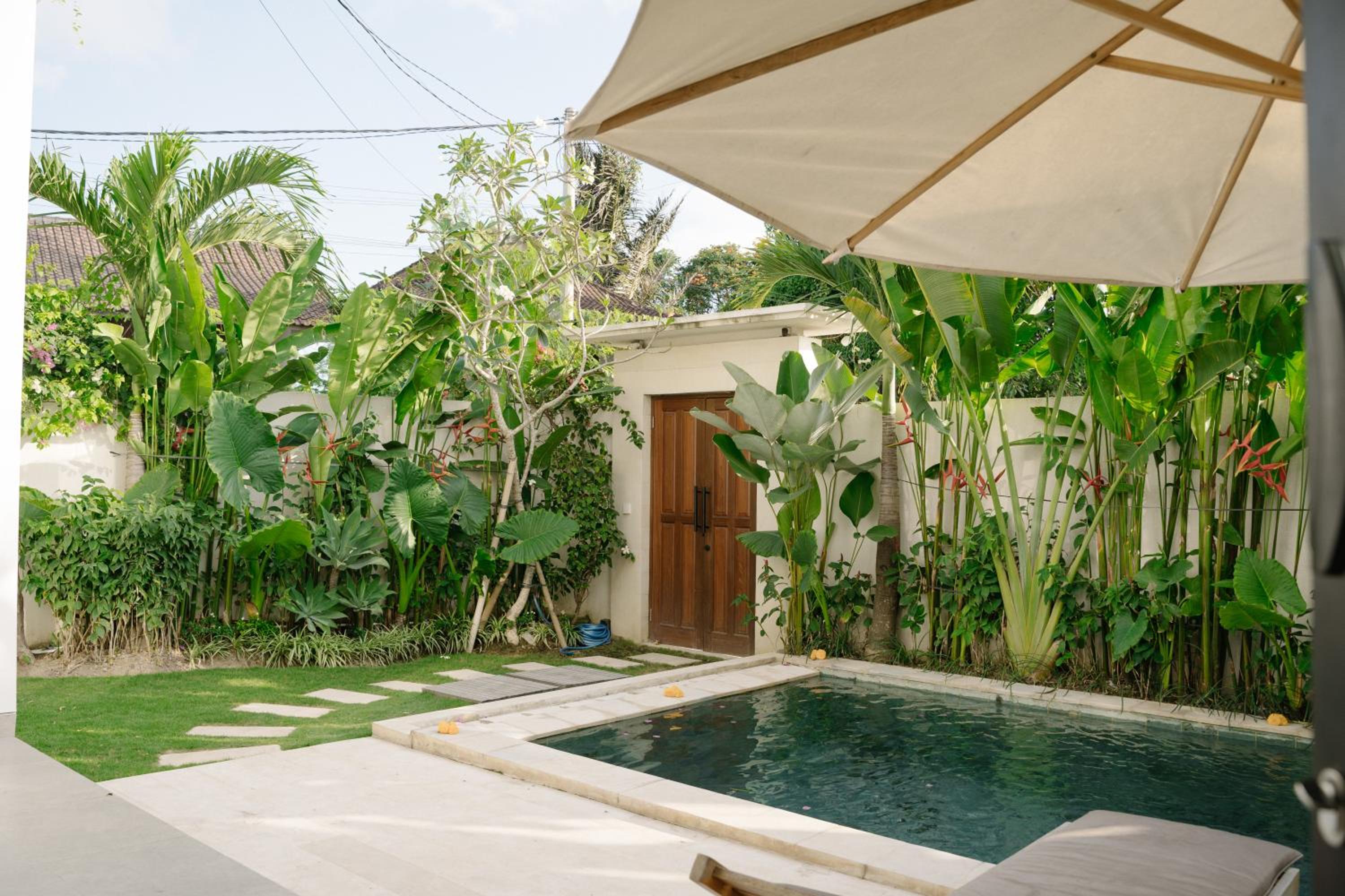 Modern 3 BR villa in the heart of Canggu view 2