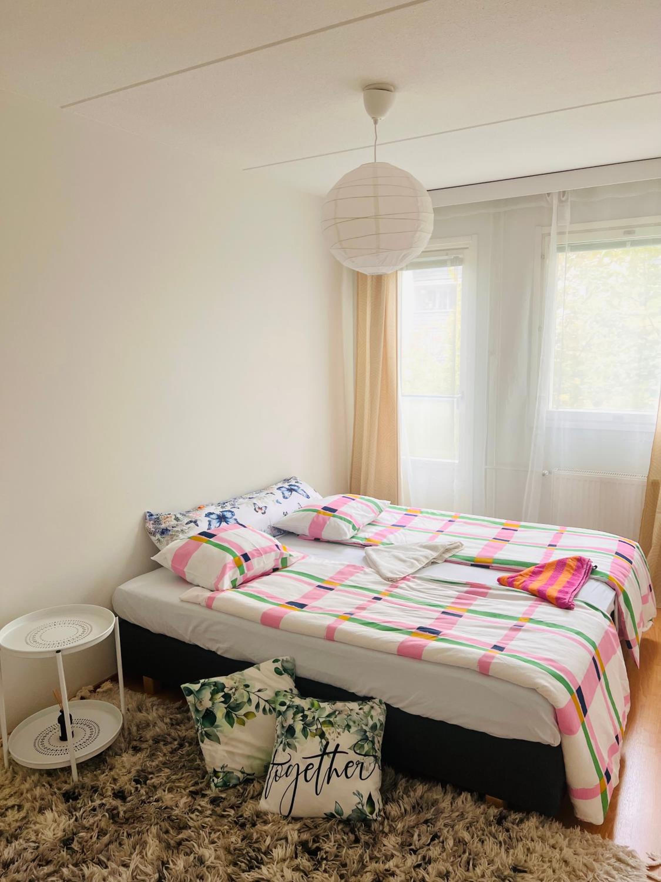 Hotel Spacious City Retreat with Private Sauna - Image 1