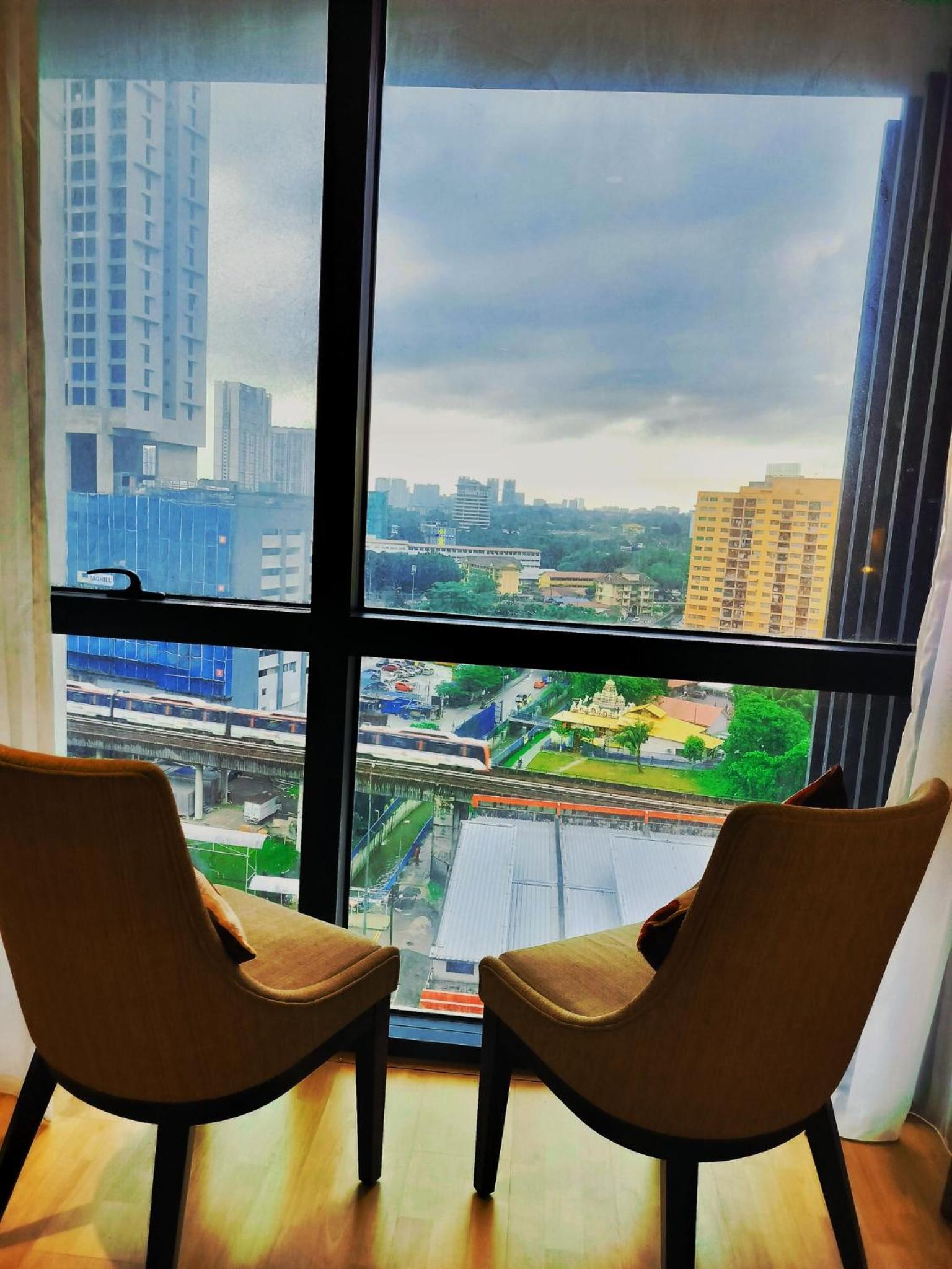 Lila Suites D, Majestic Place