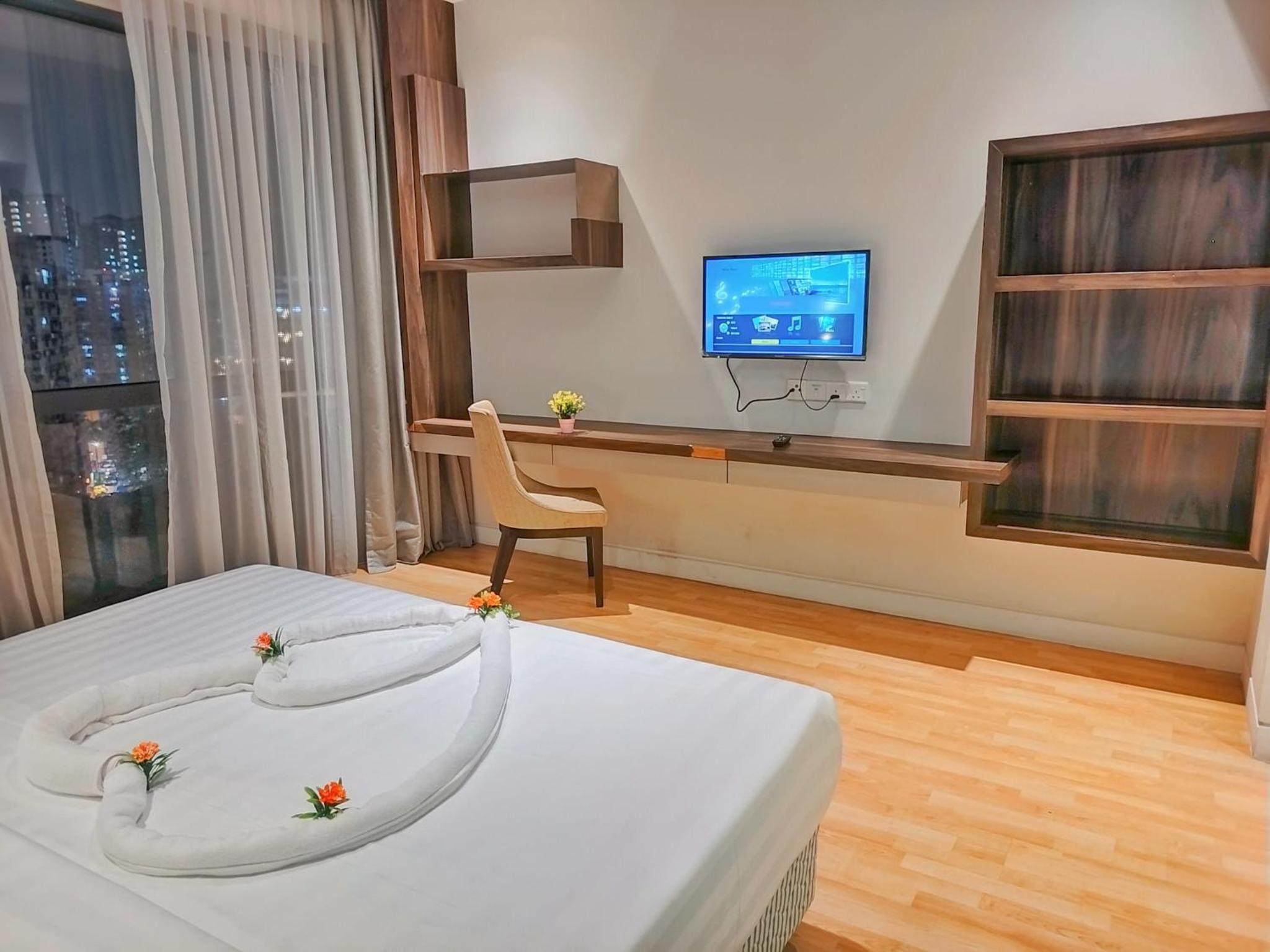 Lila Suites D, Majestic Place