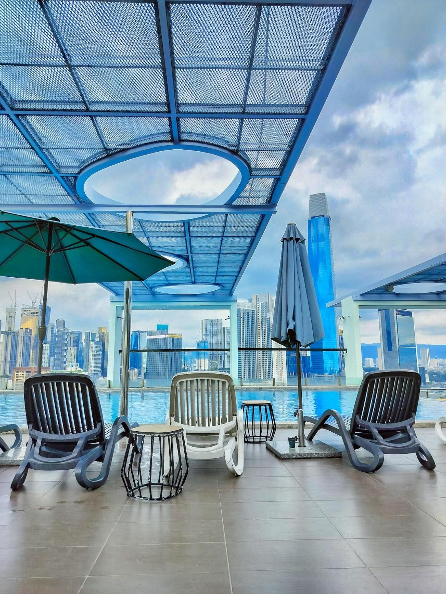 Lila Suites D, Majestic Place