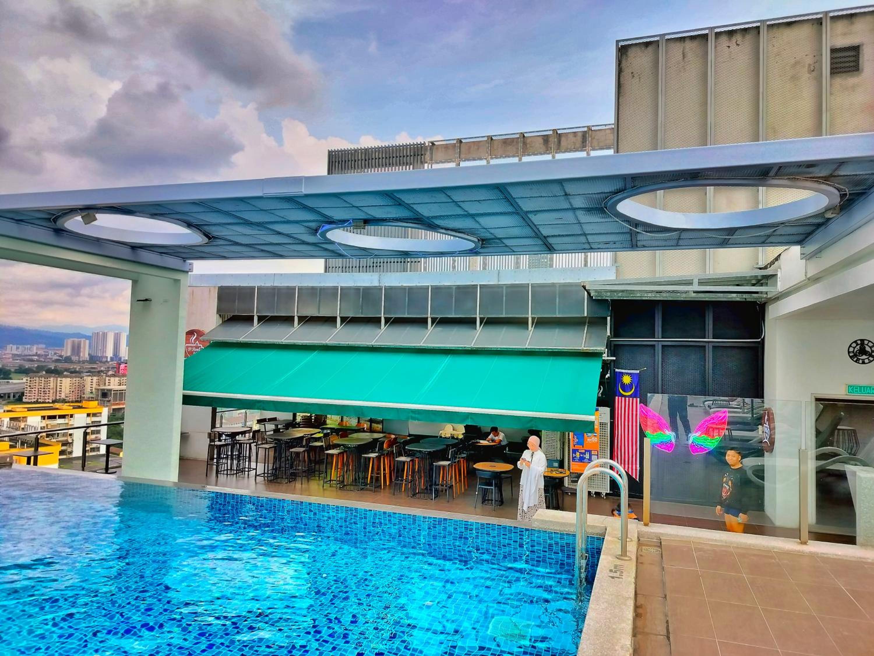 Lila Suites D, Majestic Place