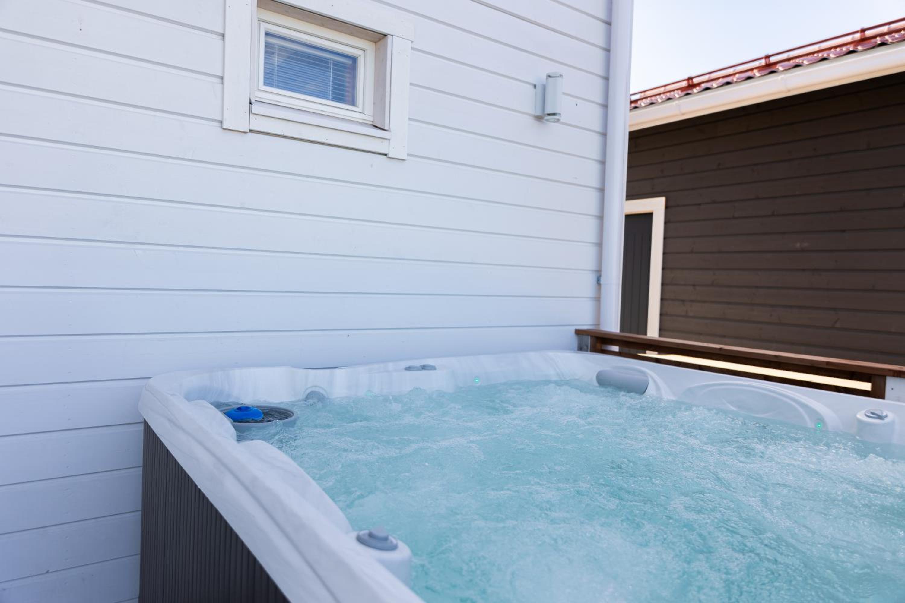 Aurora Villa with Jacuzzi