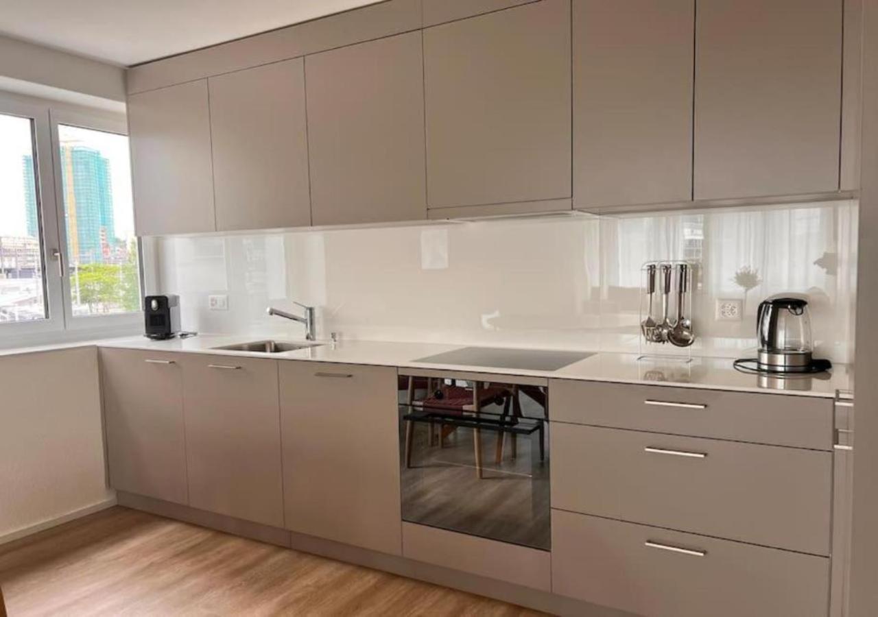 Moderne Wohnung in Zürich Oerlikon! -201-