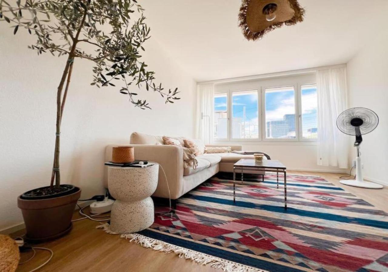 Moderne Wohnung in Zürich Oerlikon! -201-
