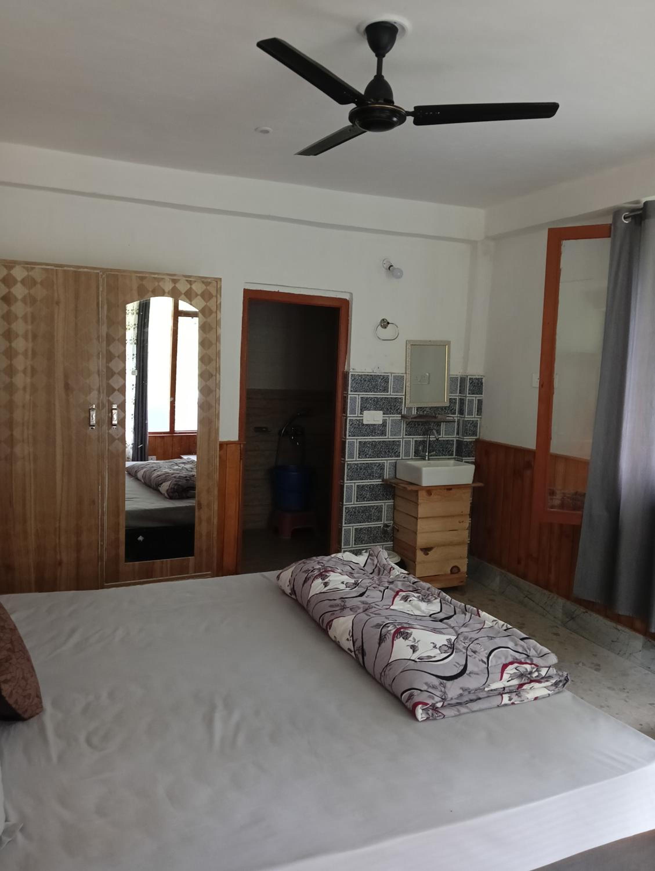 Photo 6