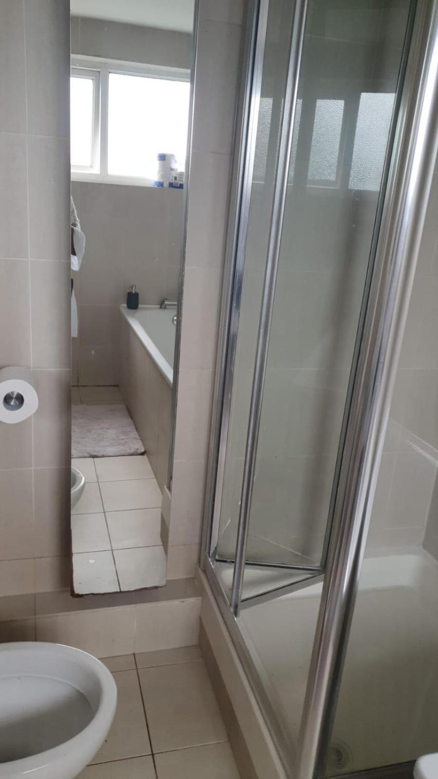 Spacious Wanstead Apartment- Sleeps 4!