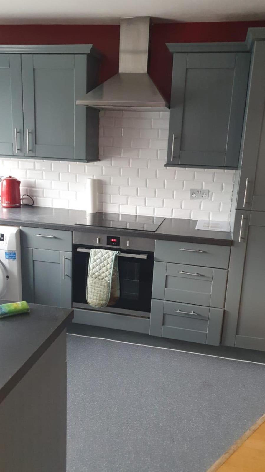 Spacious Wanstead Apartment- Sleeps 4!