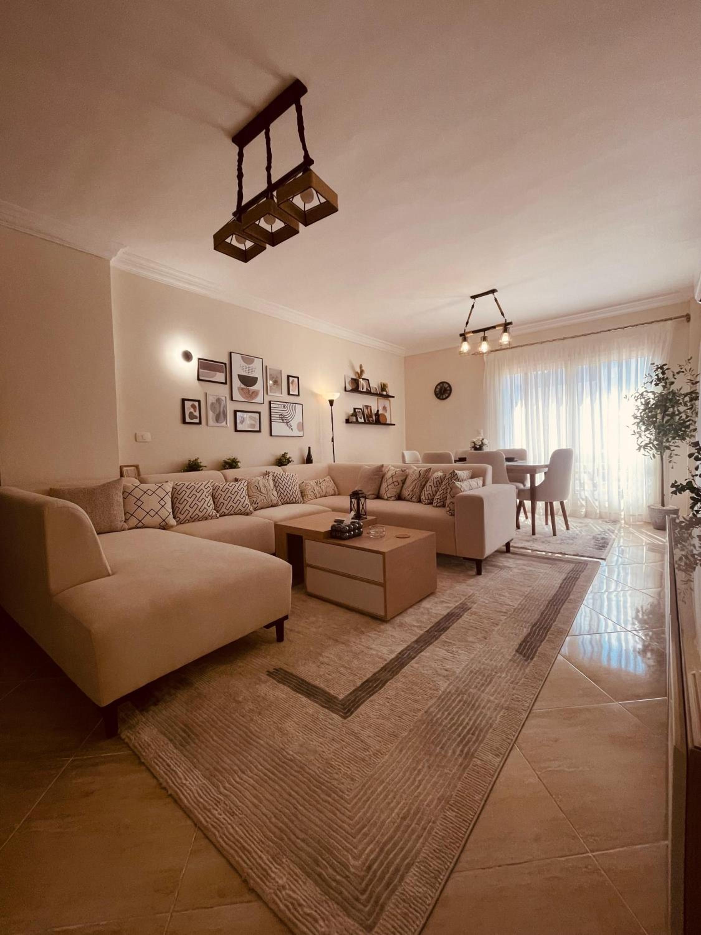 Bright & Spacious 3-Bedroom Apartment with Garden Views view 5