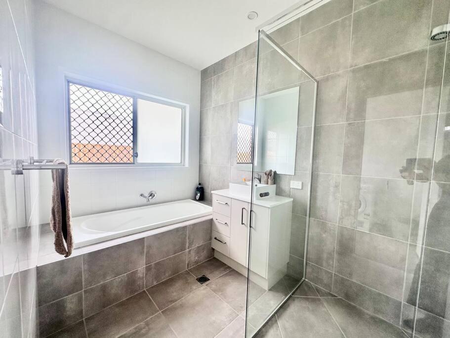 Brand New 4 Bedroom Belleview House near Ipswich