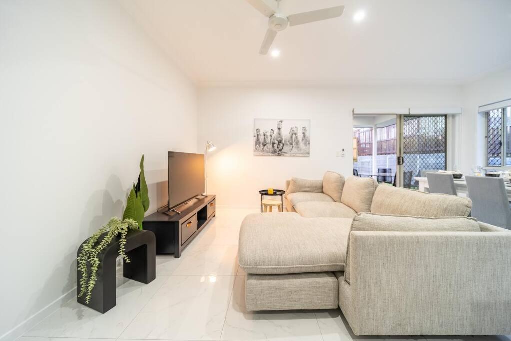 Brand New 4 Bedroom Belleview House near Ipswich