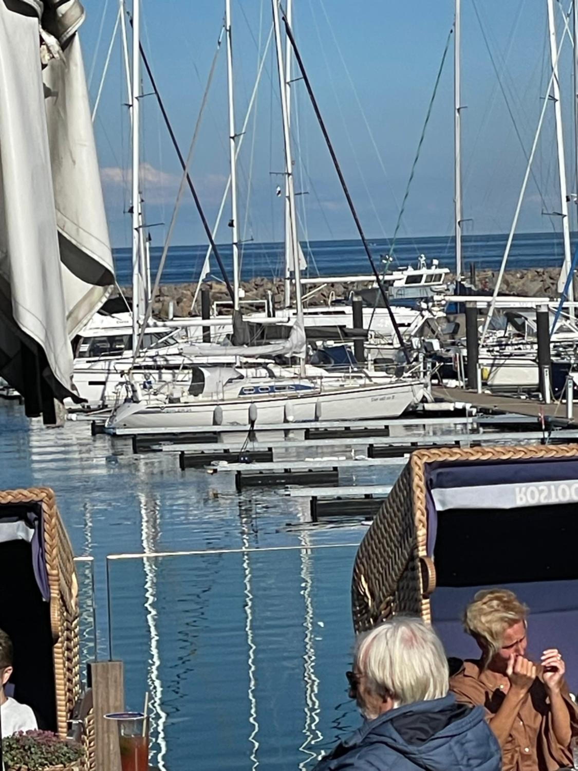 Ferienwohnung Yachthafentraum direkt, am Strand, Seebrücke,Hafen, Shopping