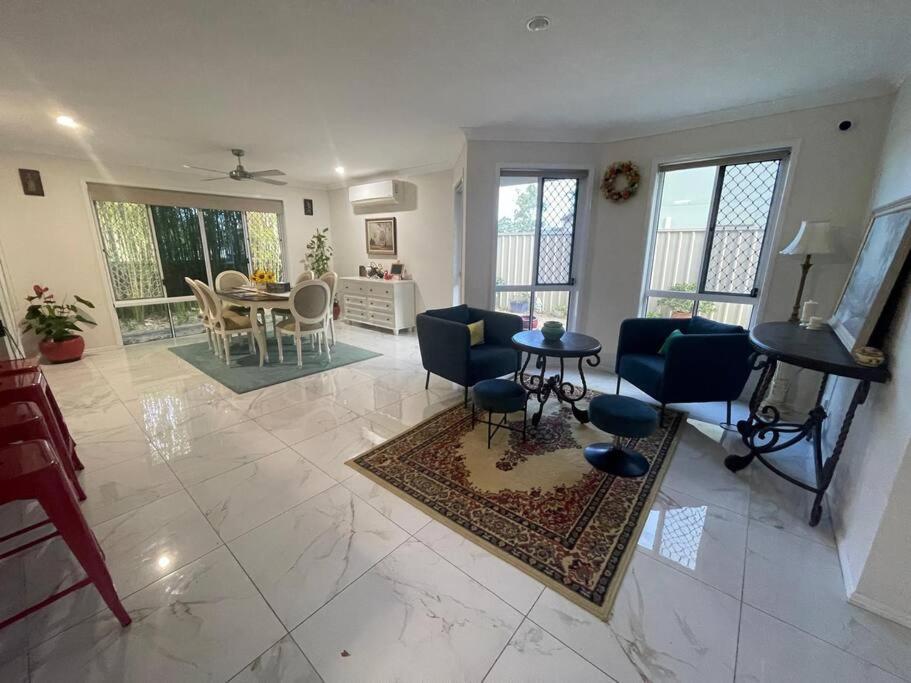 5-Bed home Near Theme Parks