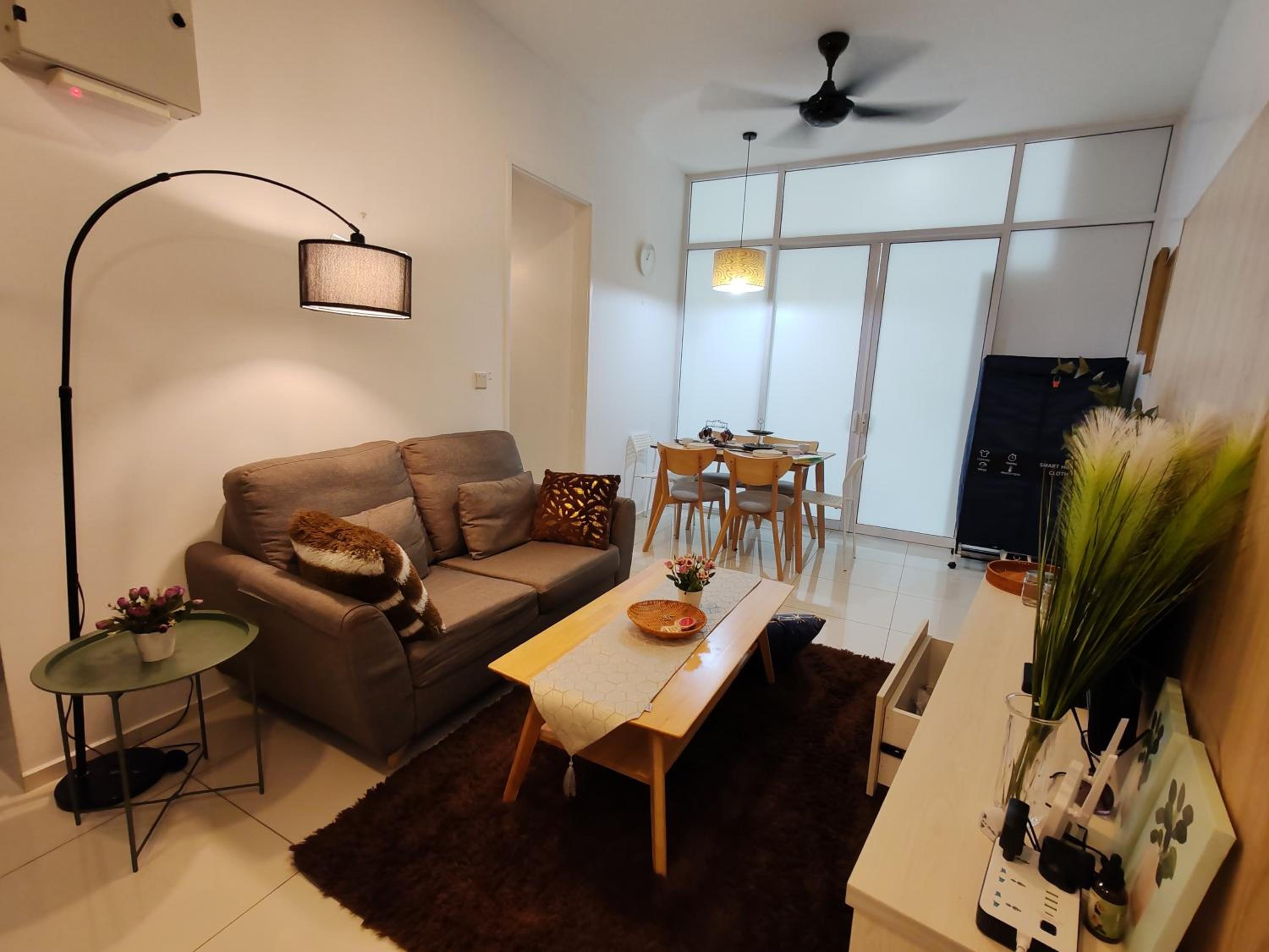The Robertson R9 Walk to Jalan Alor Street Bukit Bintang Pavilion 7 pax 2R1B