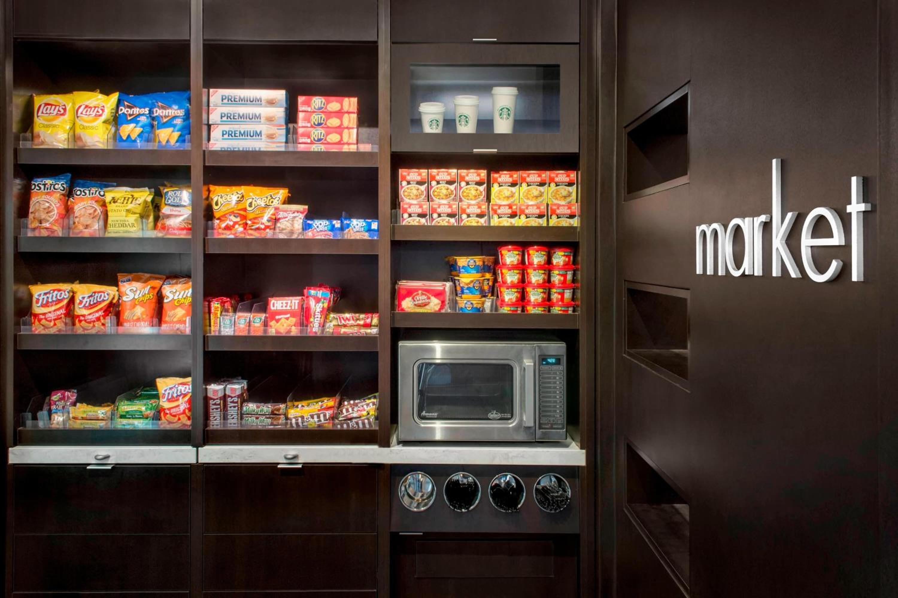 Elizabeth Vacations - Courtyard by Marriott Newark Elizabeth - Property Image 11