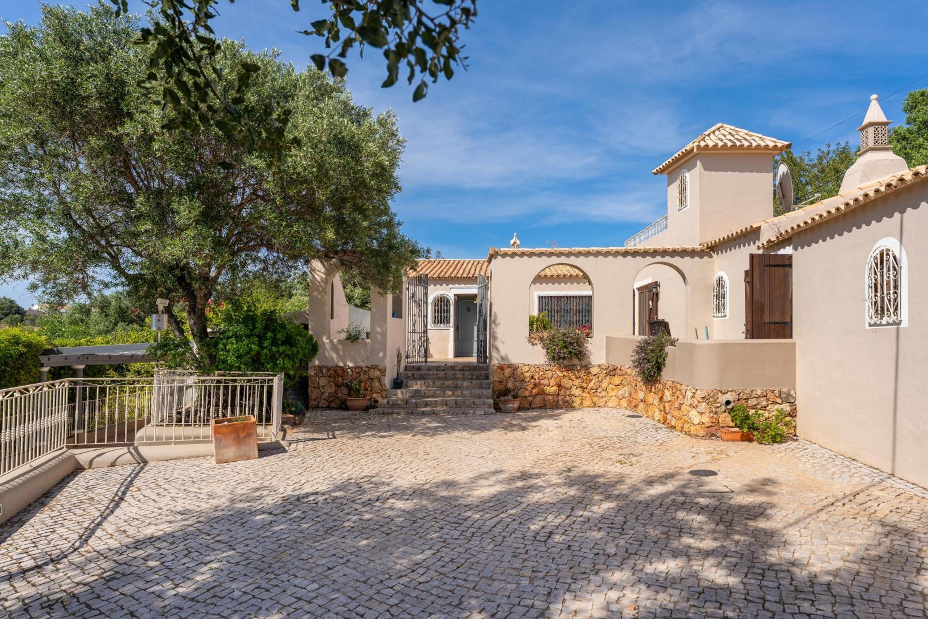 Almancil Vacations - The Quinta 3 Bedroom ensuites Villa - Property Image 1