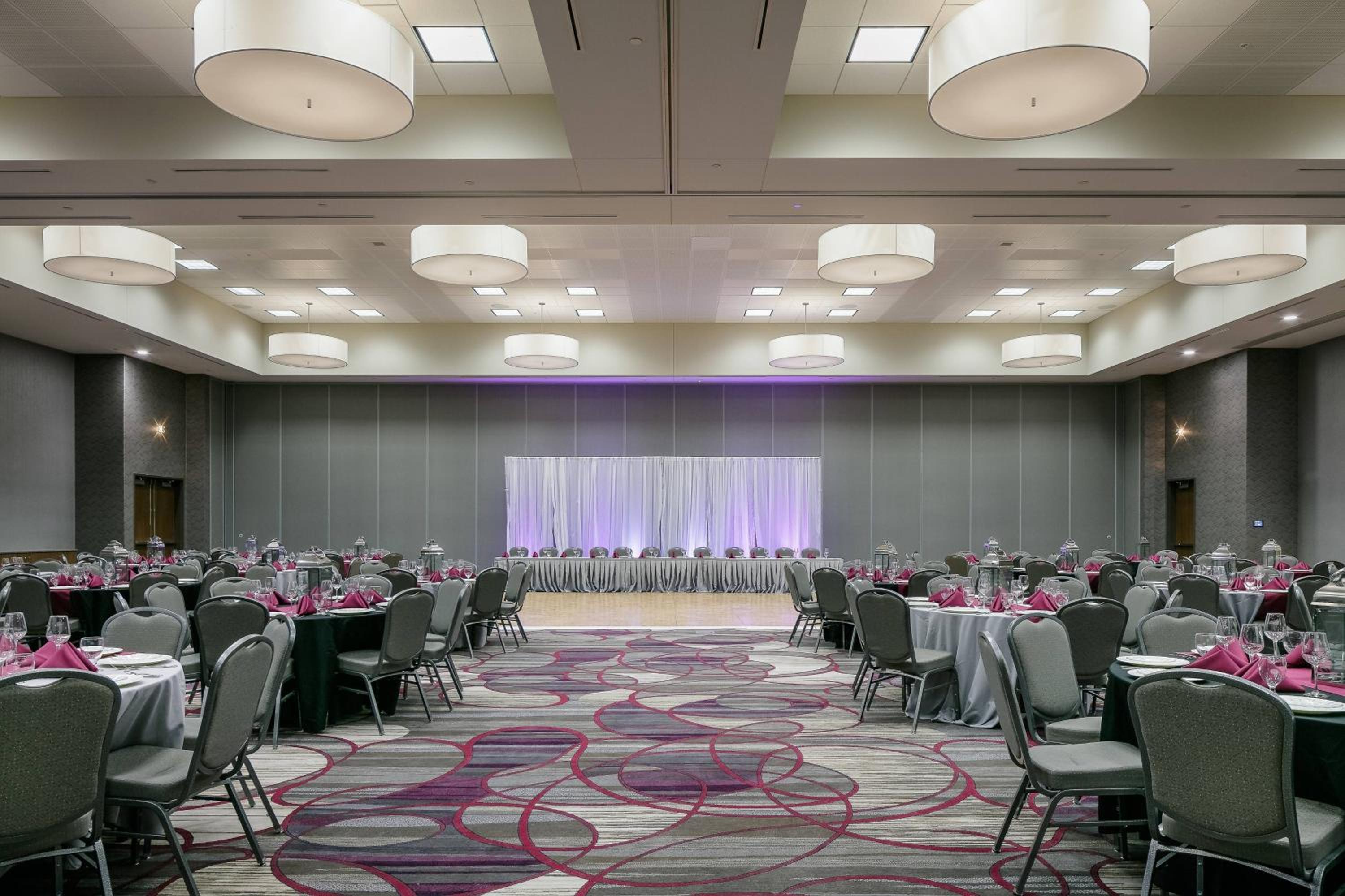 Courtyard by Marriott Omaha Bellevue at Beardmore Event Center - Property Image 25