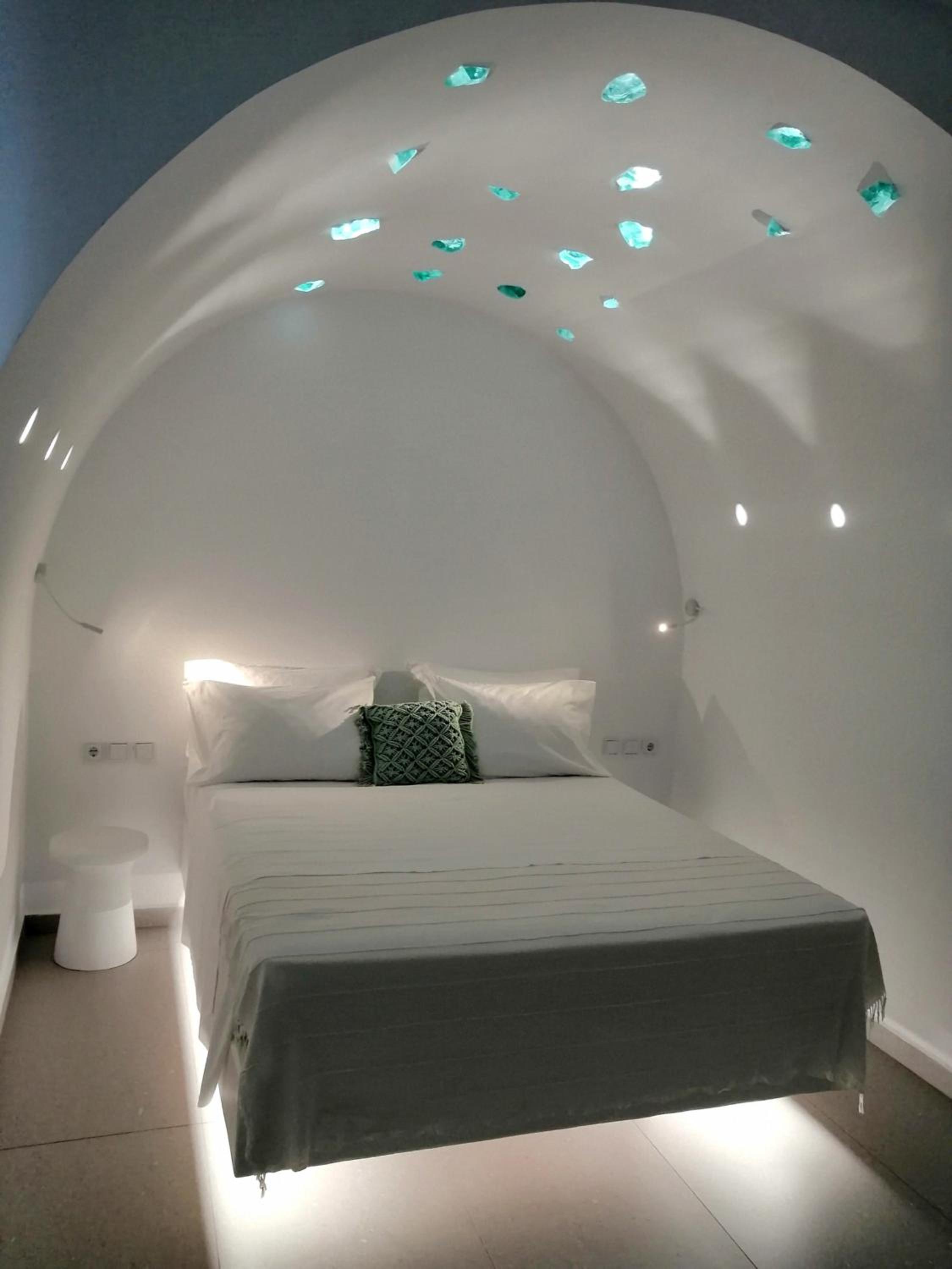 Enilion Luxury Suites
