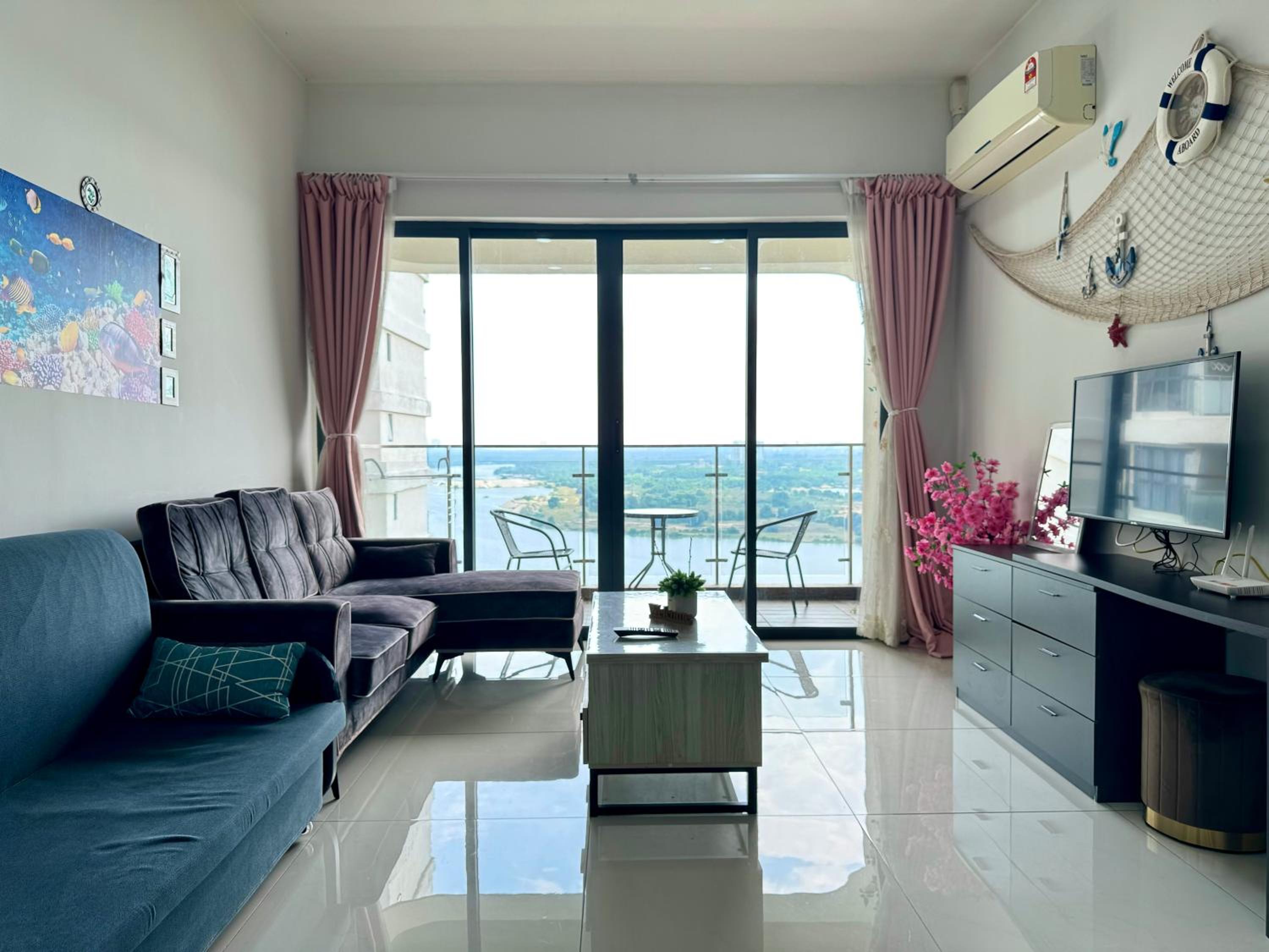 Amazing Seaview 3BR Country Garden Royal Strand By Hauzcinta