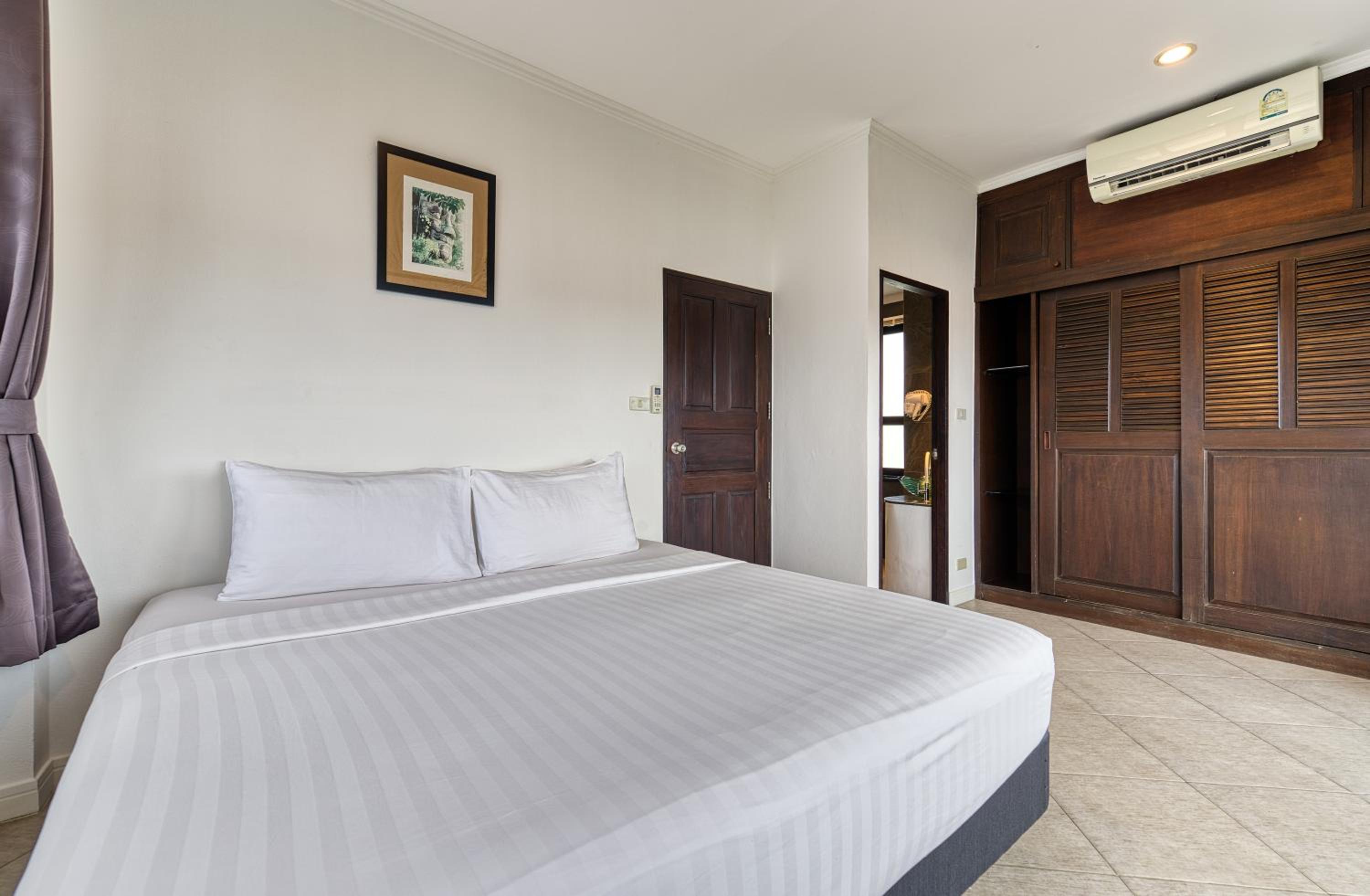 Baan Rawee Villas