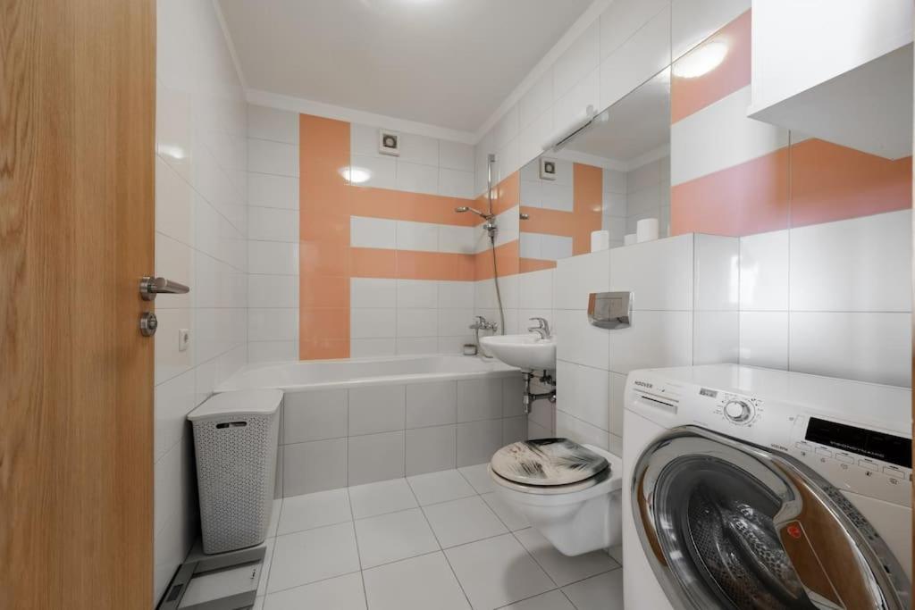 Onas apartament 2 with private parking view 3