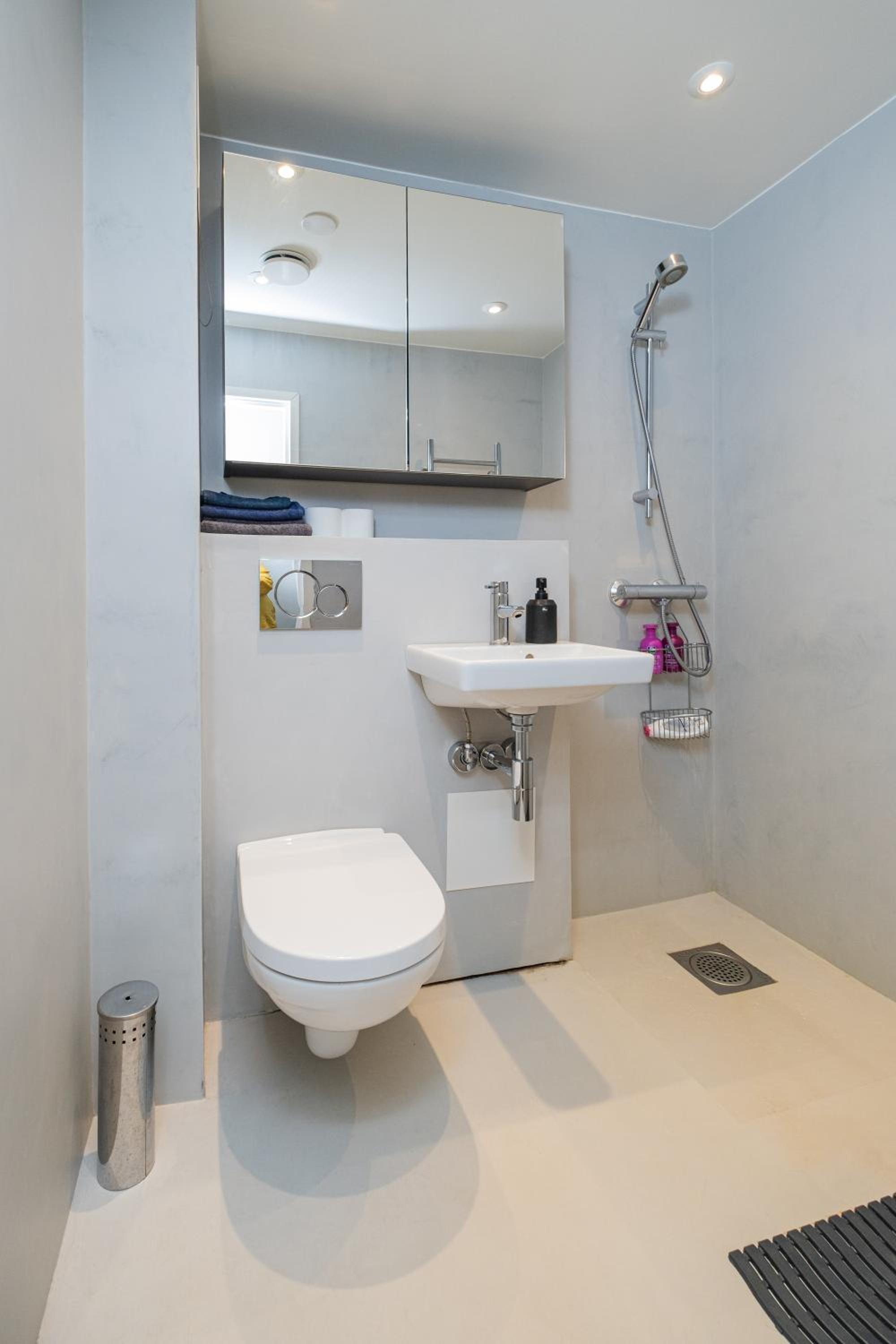 Spacious City Suite 2 Bedrooms Middle of the City view 4