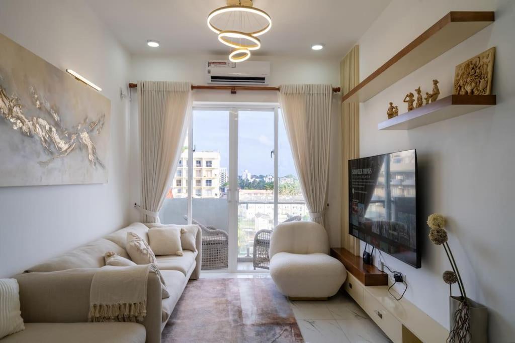 Gold Lavina - A Luxury Sea View Apartment view 3