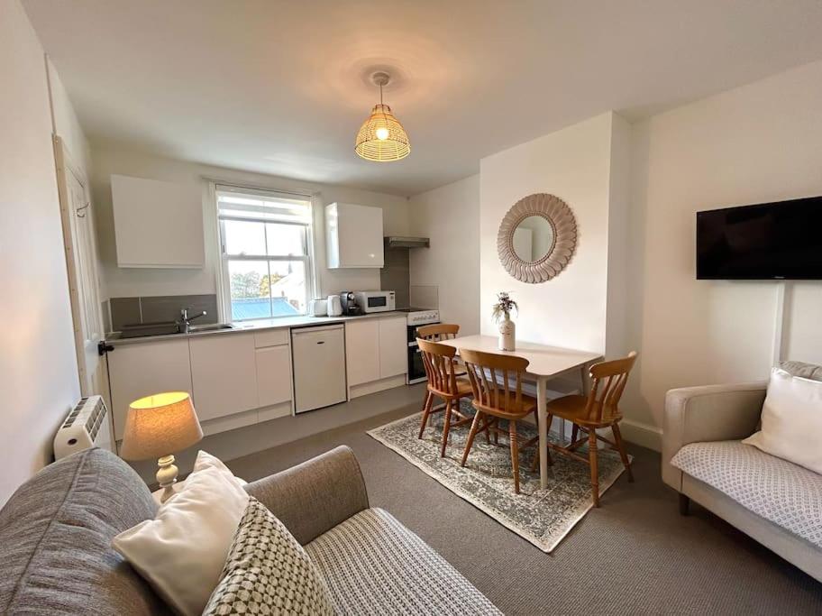 3 Bed Apartment in St Peter, Jersey view 5