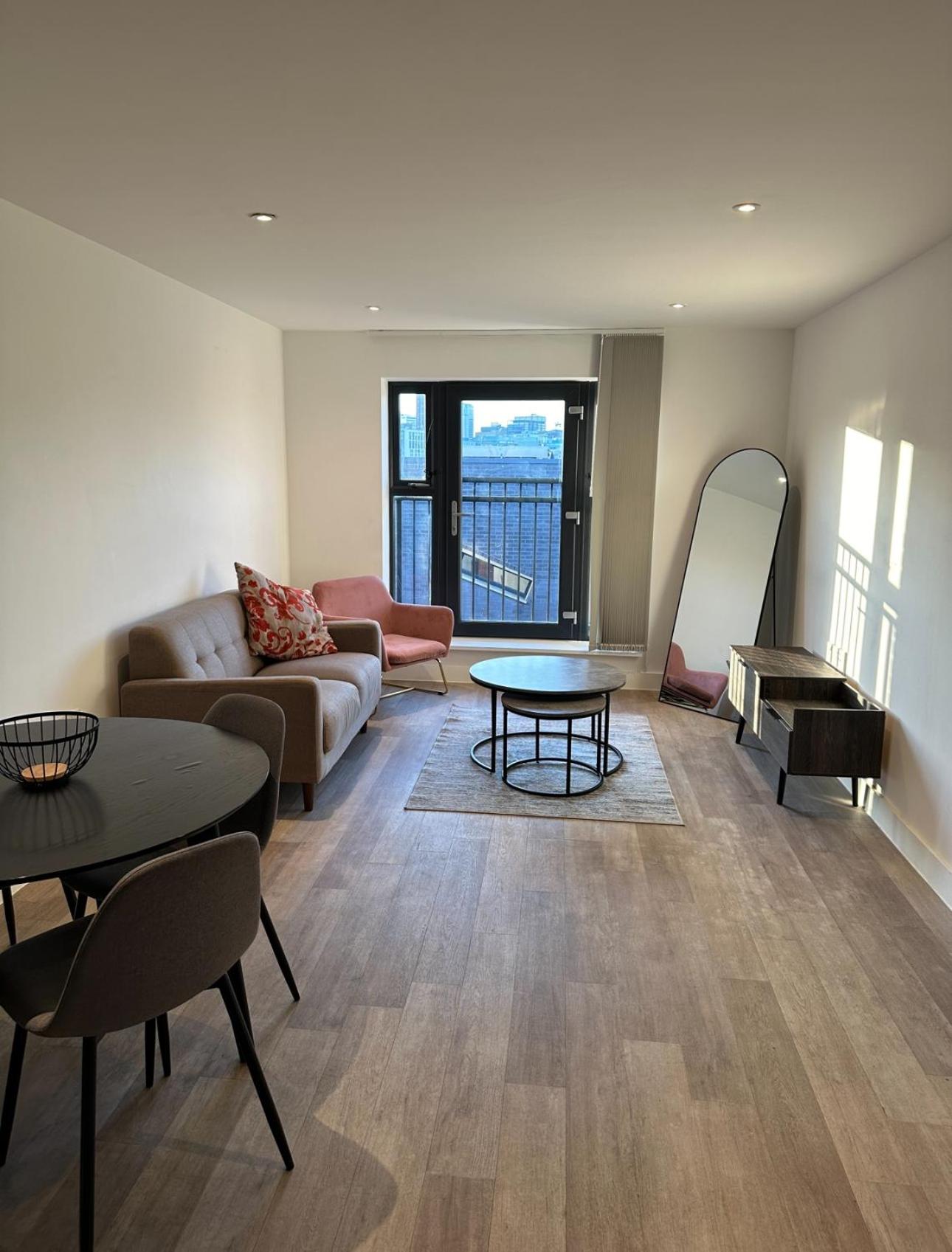 Birmingham City Centre Apartments - Digbeth
