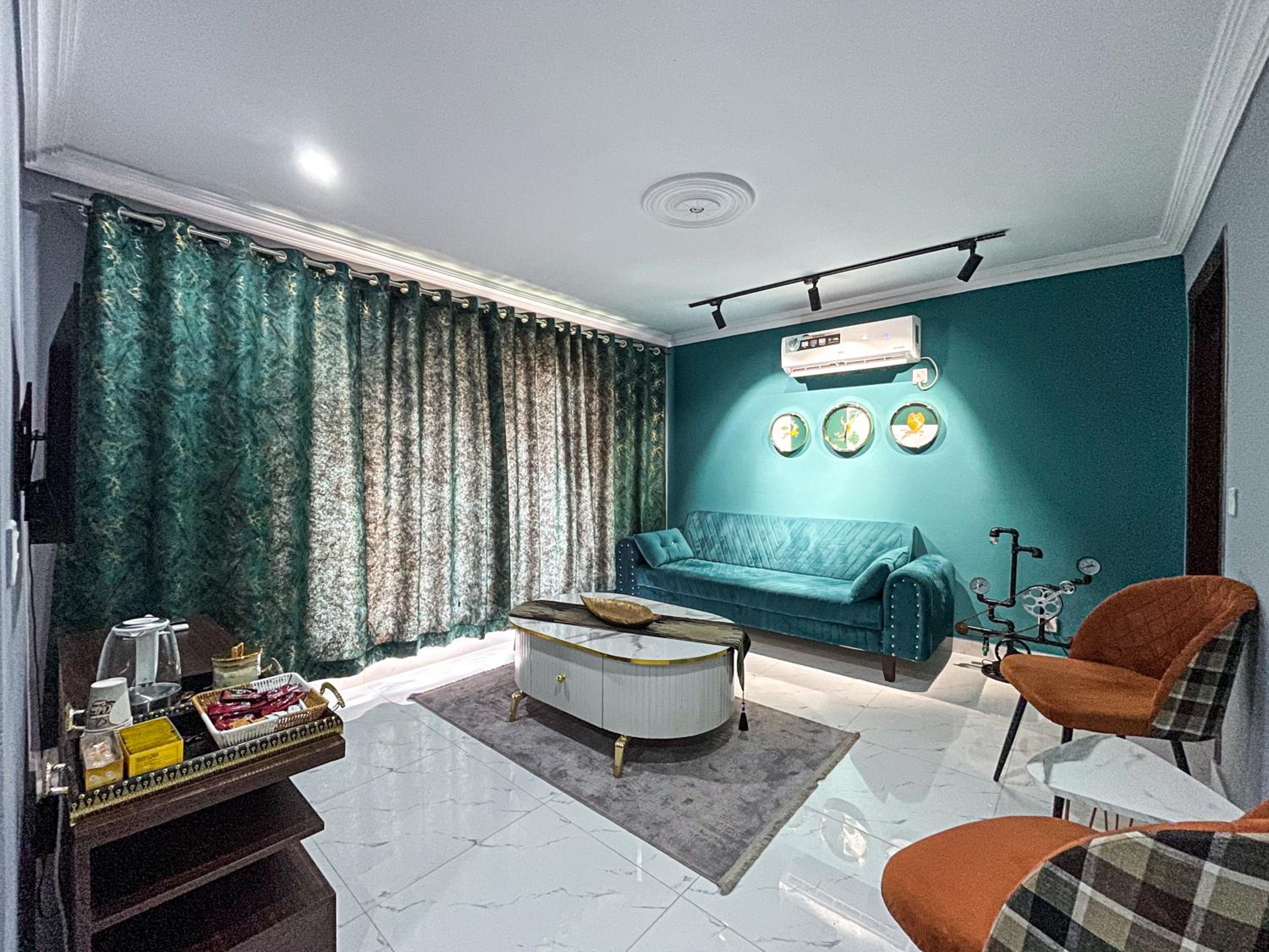 Luxury 2-Bed Penthouse w Private Terrace & Views view 3