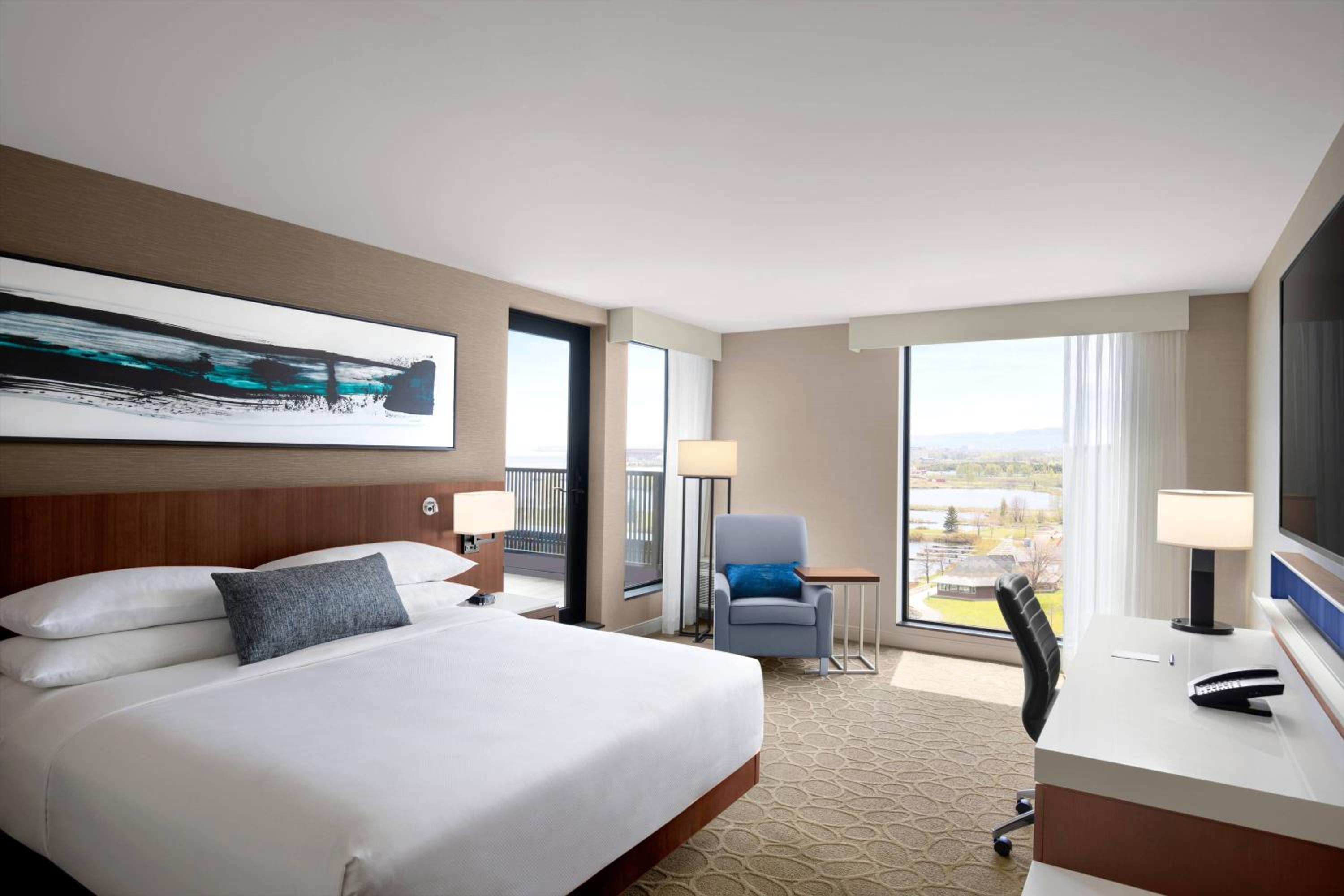 Thunder Bay Vacations - Delta Hotels by Marriott Thunder Bay - Property Image 11