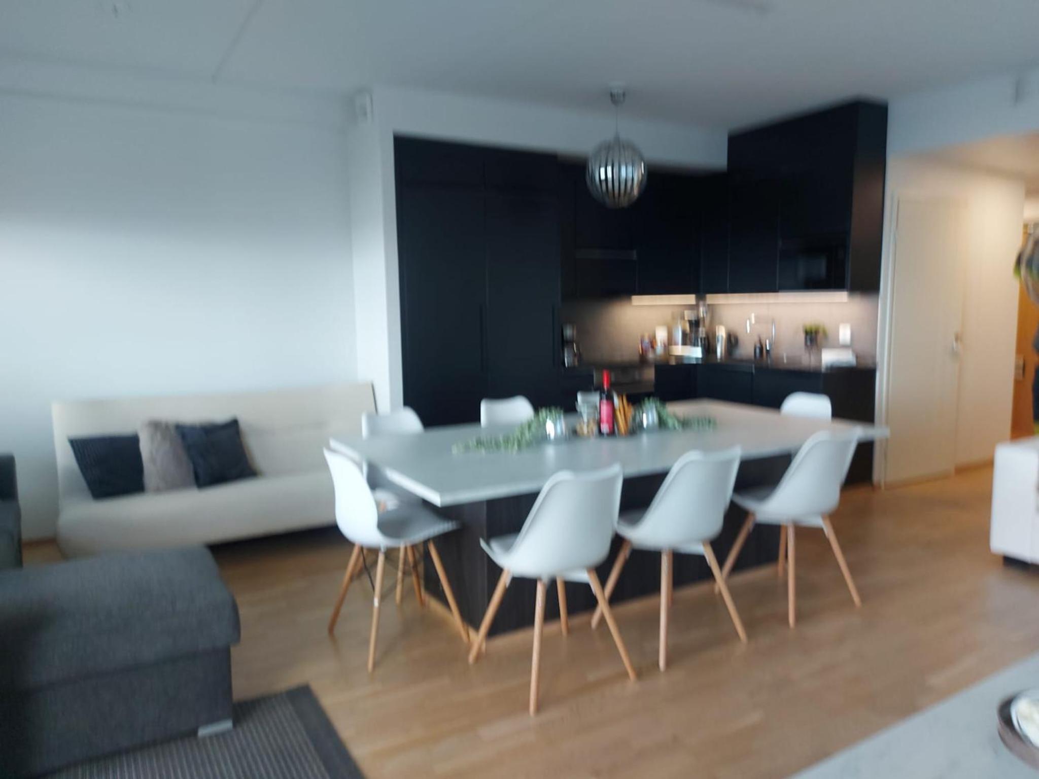 TAMPERE PENTHOUSE-tasokas moderni kaupunki huoneisto huipulla -ISO JACUZZI omalla KATTOTERASSILLA - AURINKOTUOLIT ja Aurinko odottaa Sinua - huikea maisema