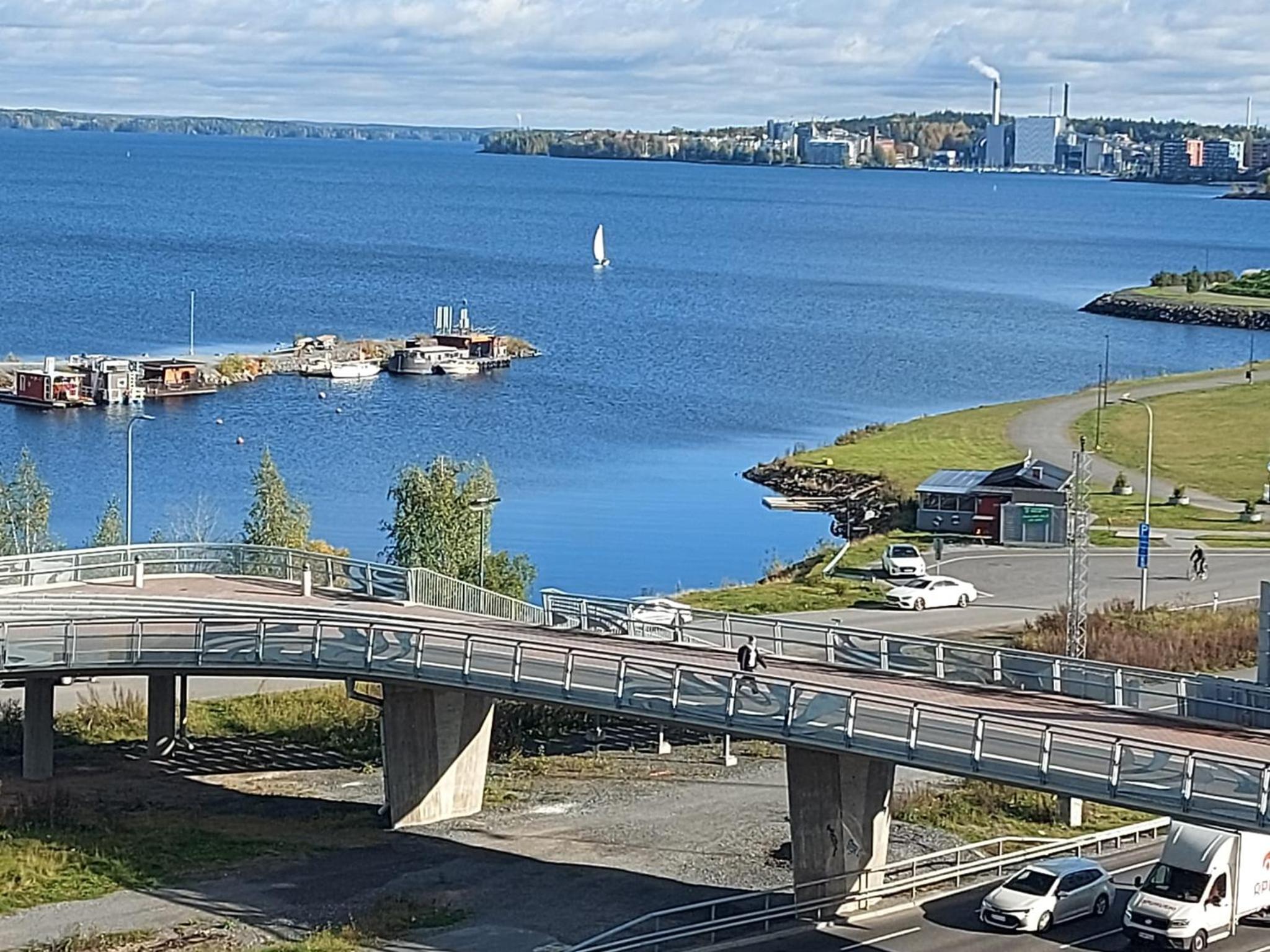 TAMPERE PENTHOUSE-tasokas moderni kaupunki huoneisto huipulla -ISO JACUZZI omalla KATTOTERASSILLA - AURINKOTUOLIT ja Aurinko odottaa Sinua - huikea maisema