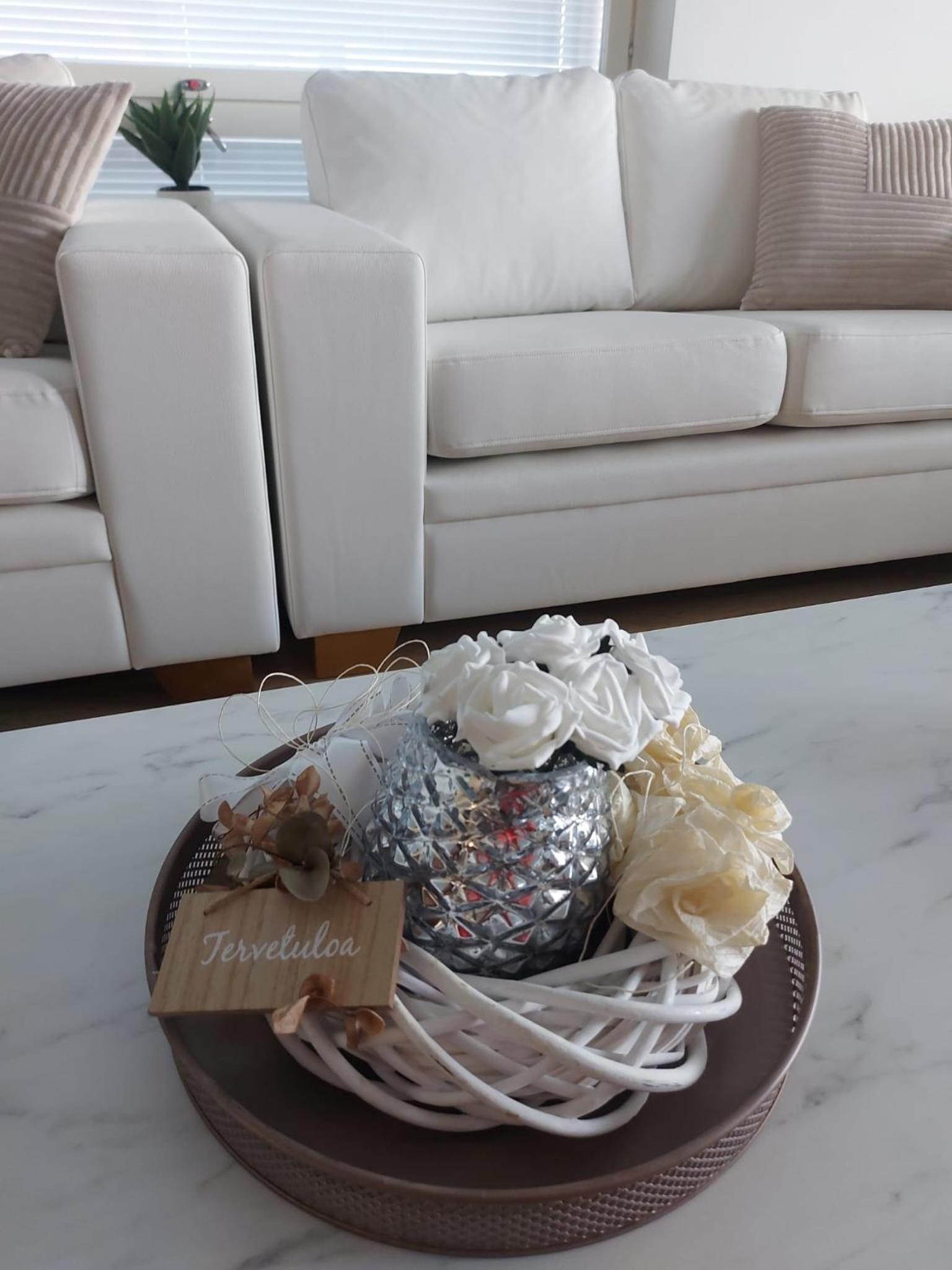 TAMPERE PENTHOUSE-tasokas moderni kaupunki huoneisto huipulla -ISO JACUZZI omalla KATTOTERASSILLA - AURINKOTUOLIT ja Aurinko odottaa Sinua - huikea maisema