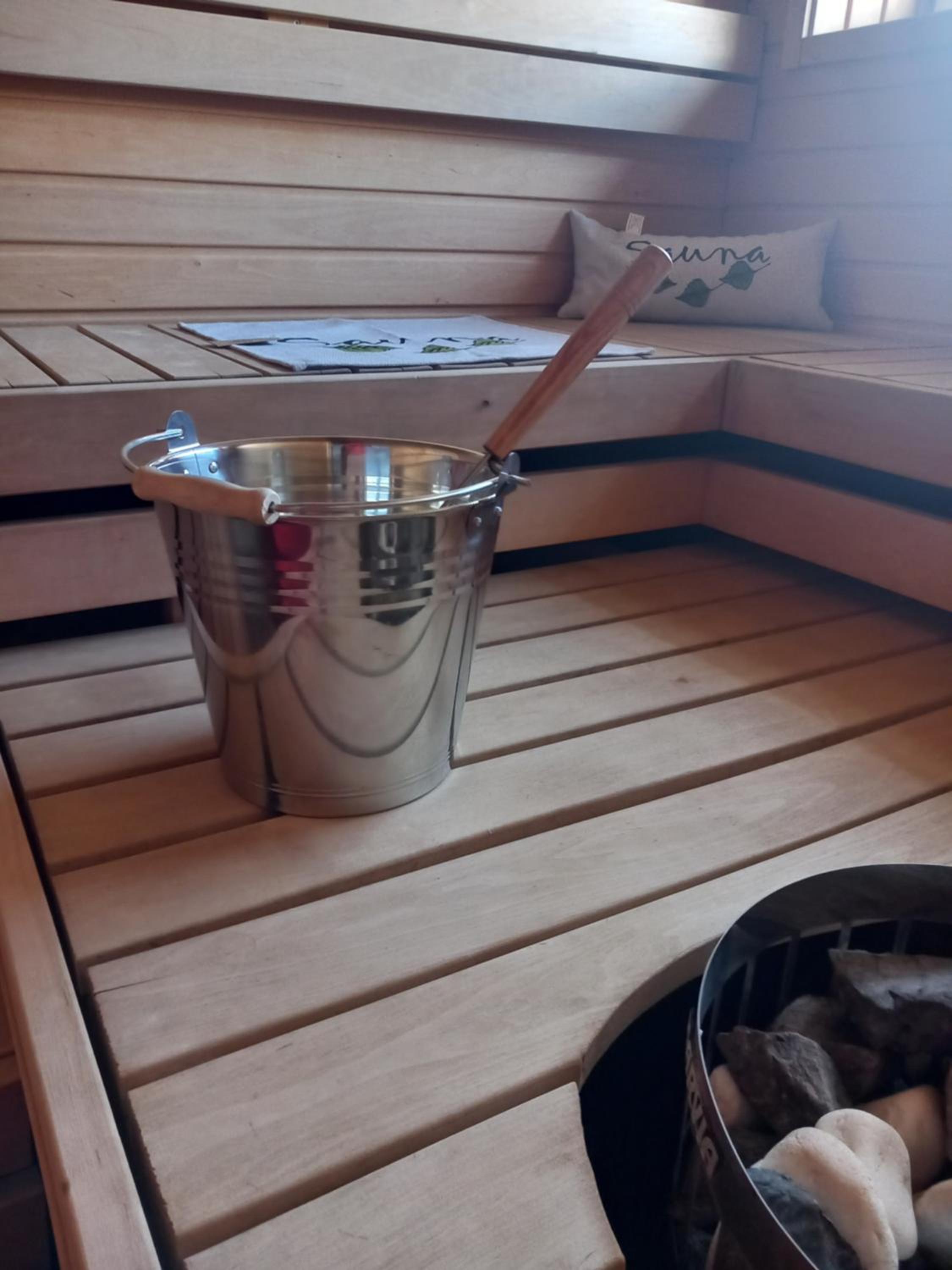 TAMPERE PENTHOUSE-tasokas moderni kaupunki huoneisto huipulla -ISO JACUZZI omalla KATTOTERASSILLA - AURINKOTUOLIT ja Aurinko odottaa Sinua - huikea maisema
