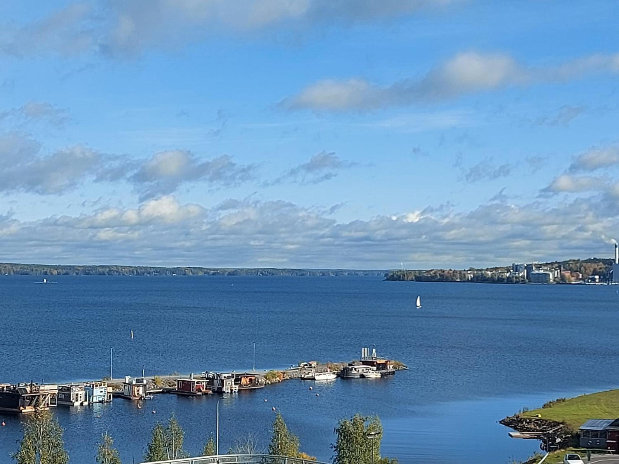 TAMPERE PENTHOUSE-tasokas moderni kaupunki huoneisto huipulla -ISO JACUZZI omalla KATTOTERASSILLA - AURINKOTUOLIT ja Aurinko odottaa Sinua - huikea maisema
