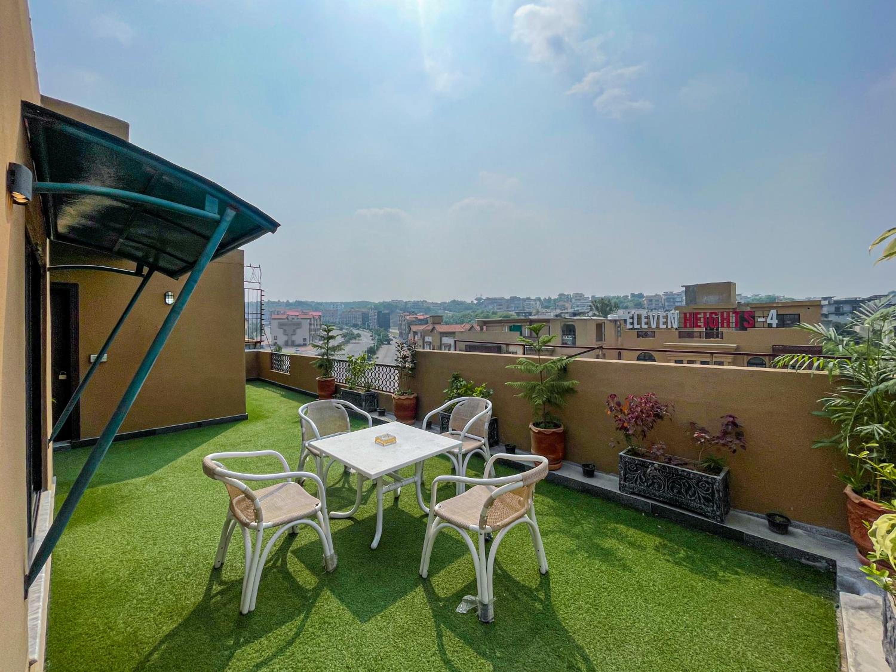 Luxury 2-Bed Penthouse w Private Terrace & Views view 5