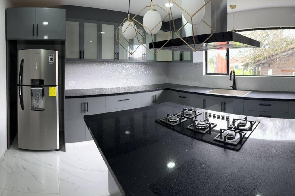 Hermosa casa Amplia y Moderna