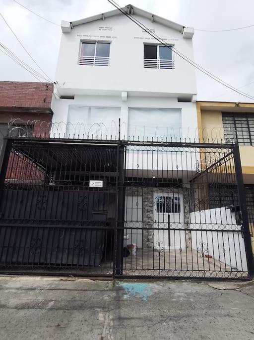 1 cama aire acondicionado 2 personas