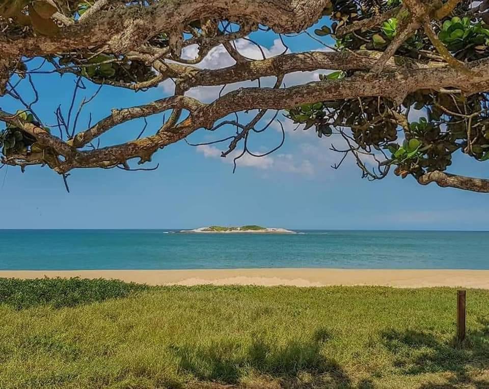 Cozy house with sea view in Barra de São João