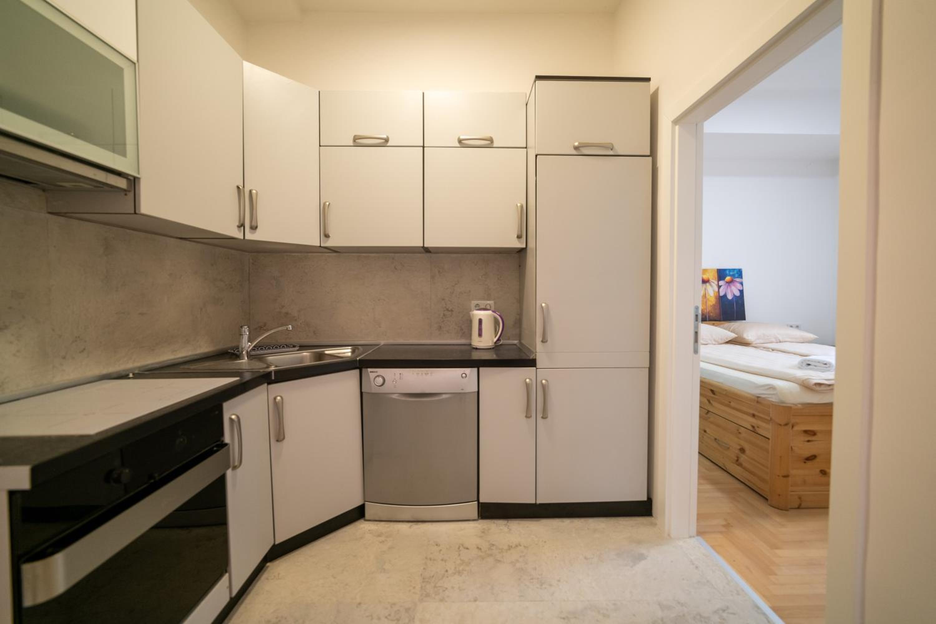 Four Seasons Apartments