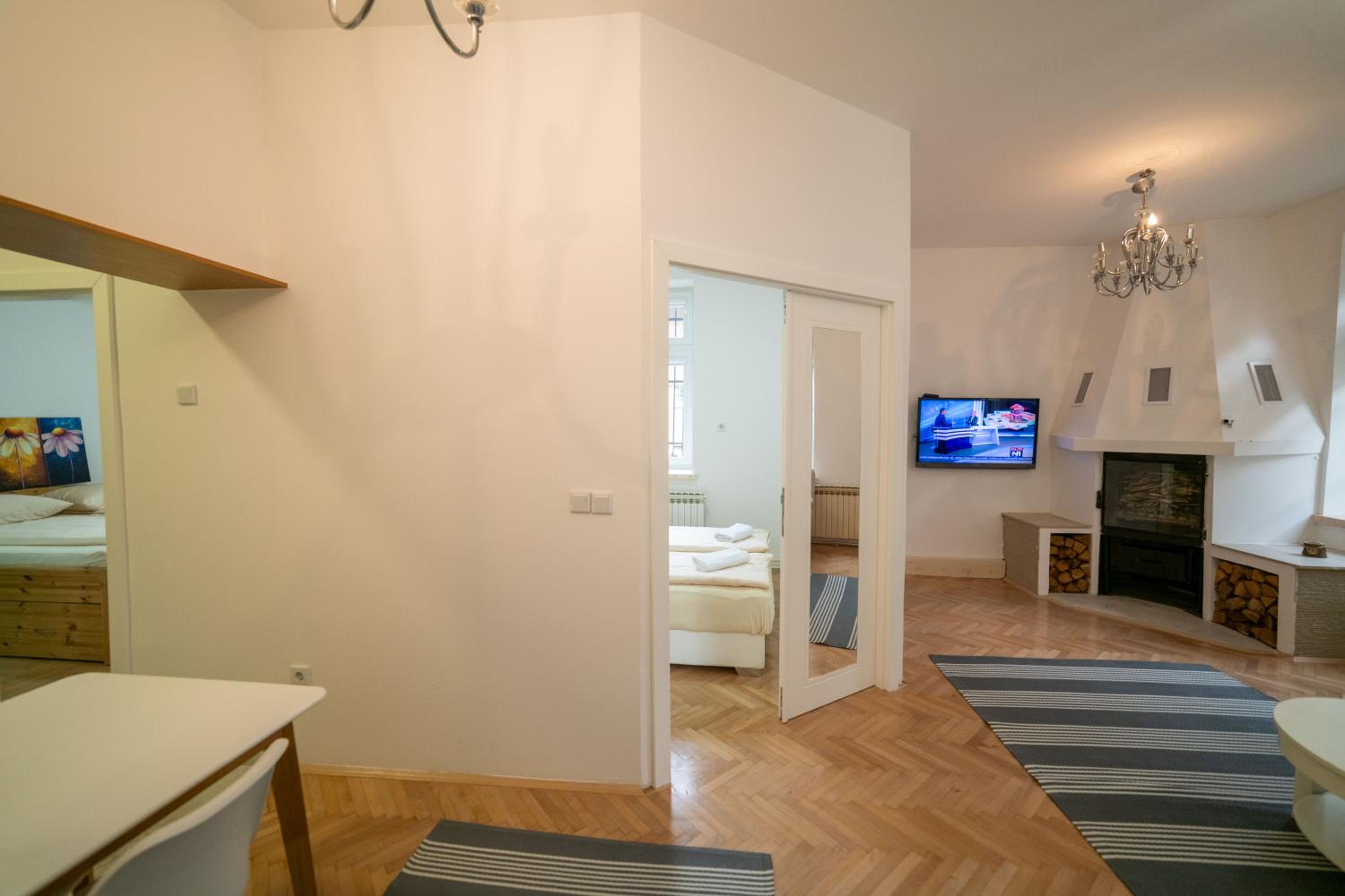 Four Seasons Apartments