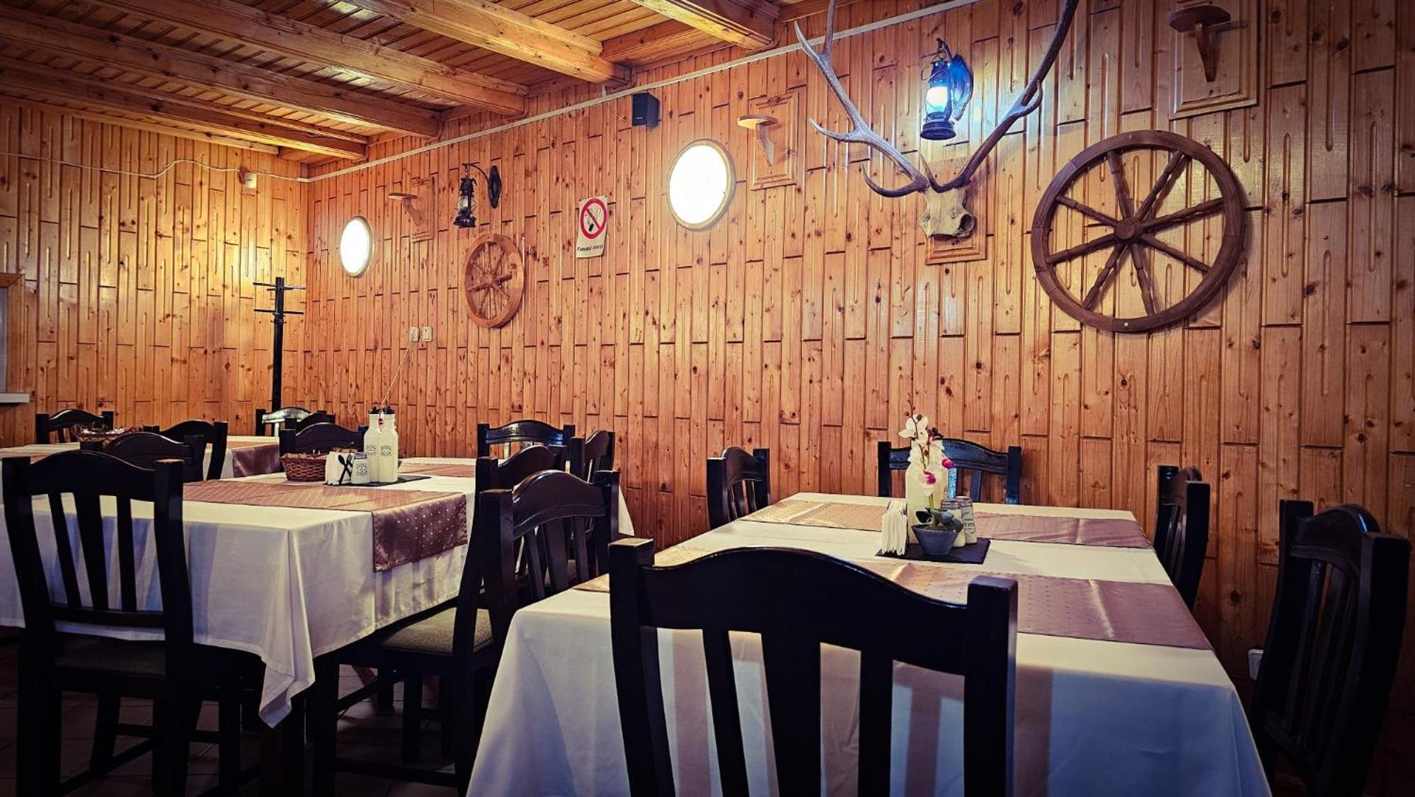 Pensiunea La Taverna