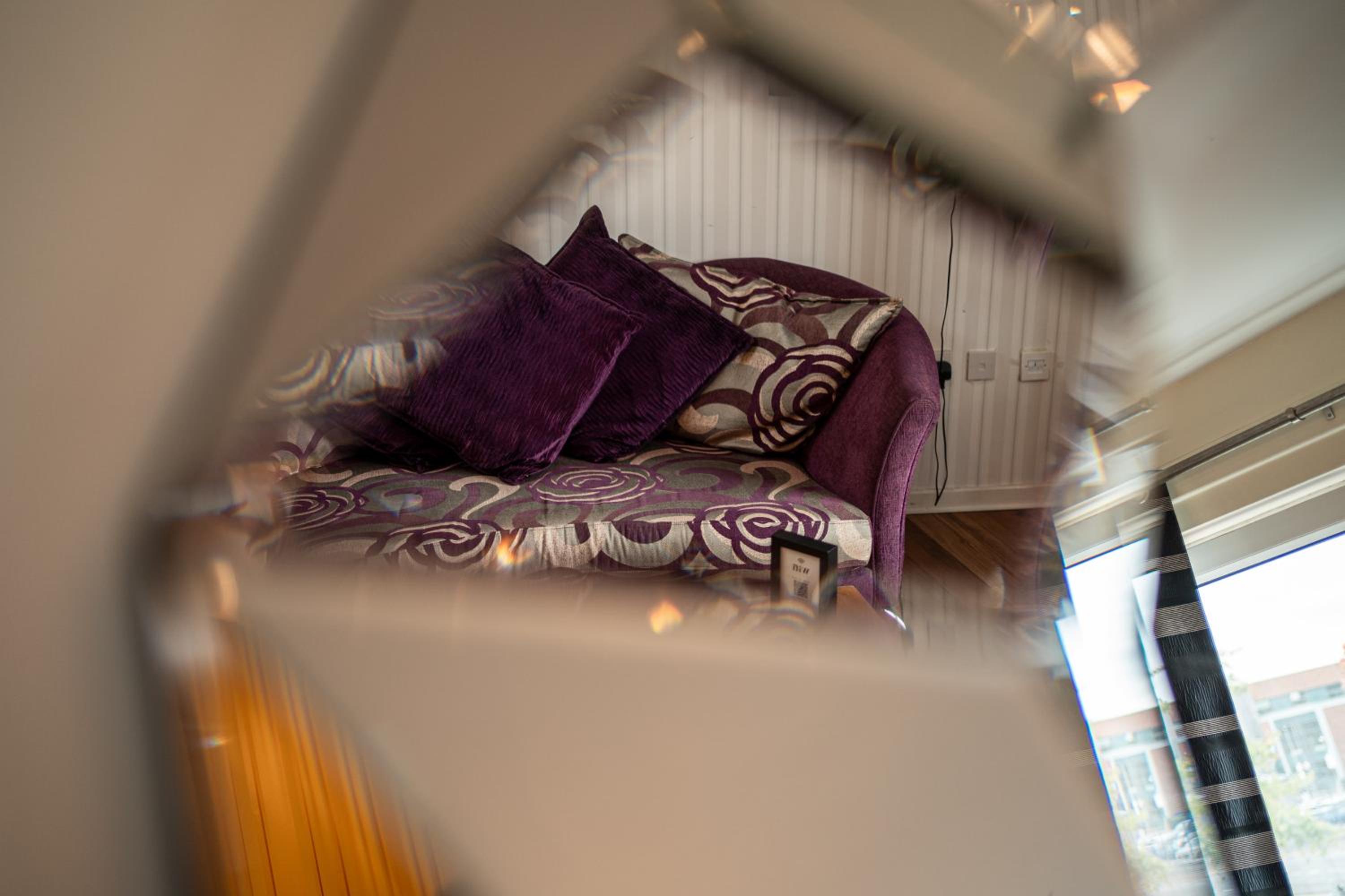 Central Apartment in Belfast City Centre view 3
