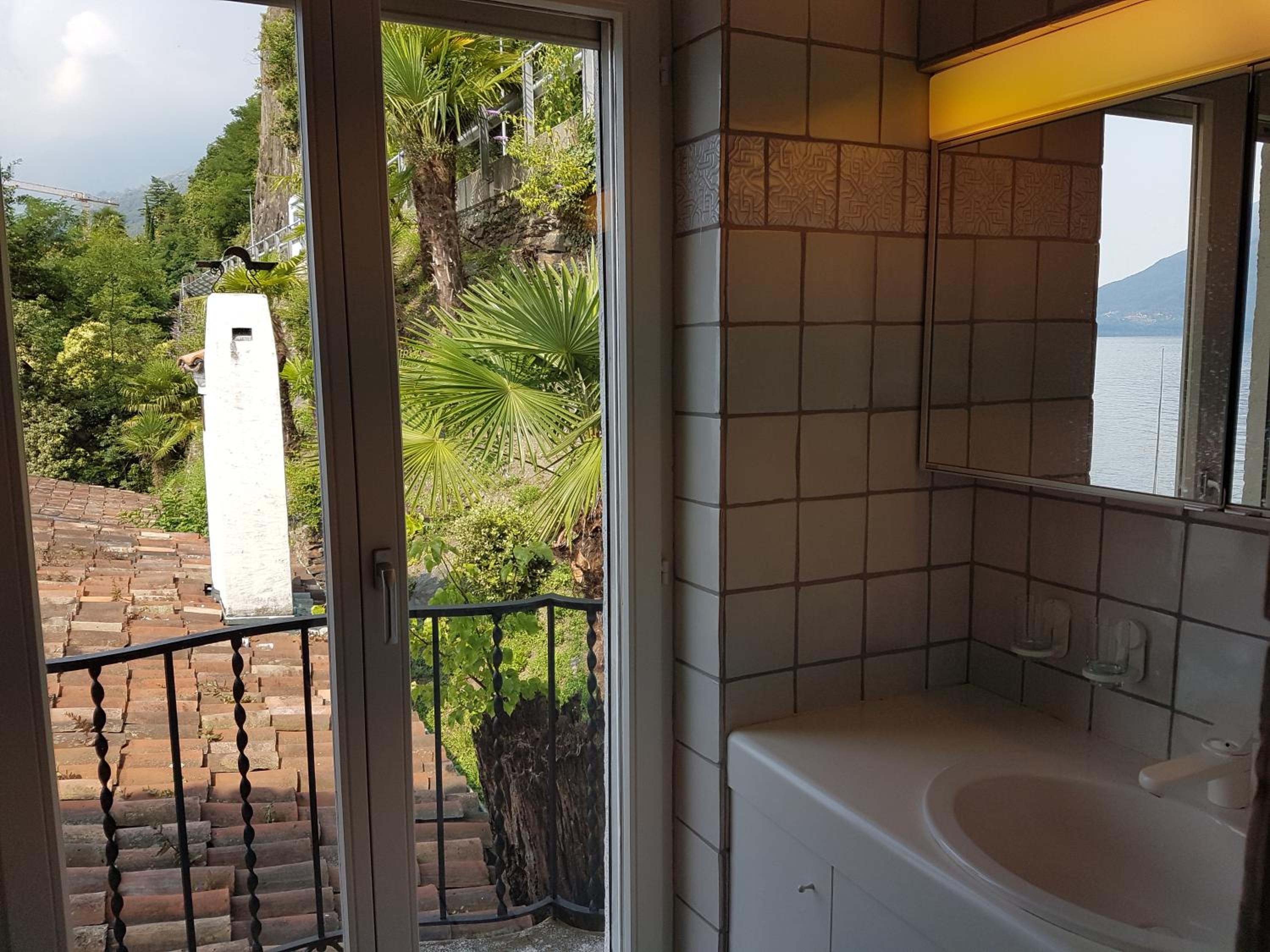 Seefront Villa in Ascona - Lago Maggiore, Ticino