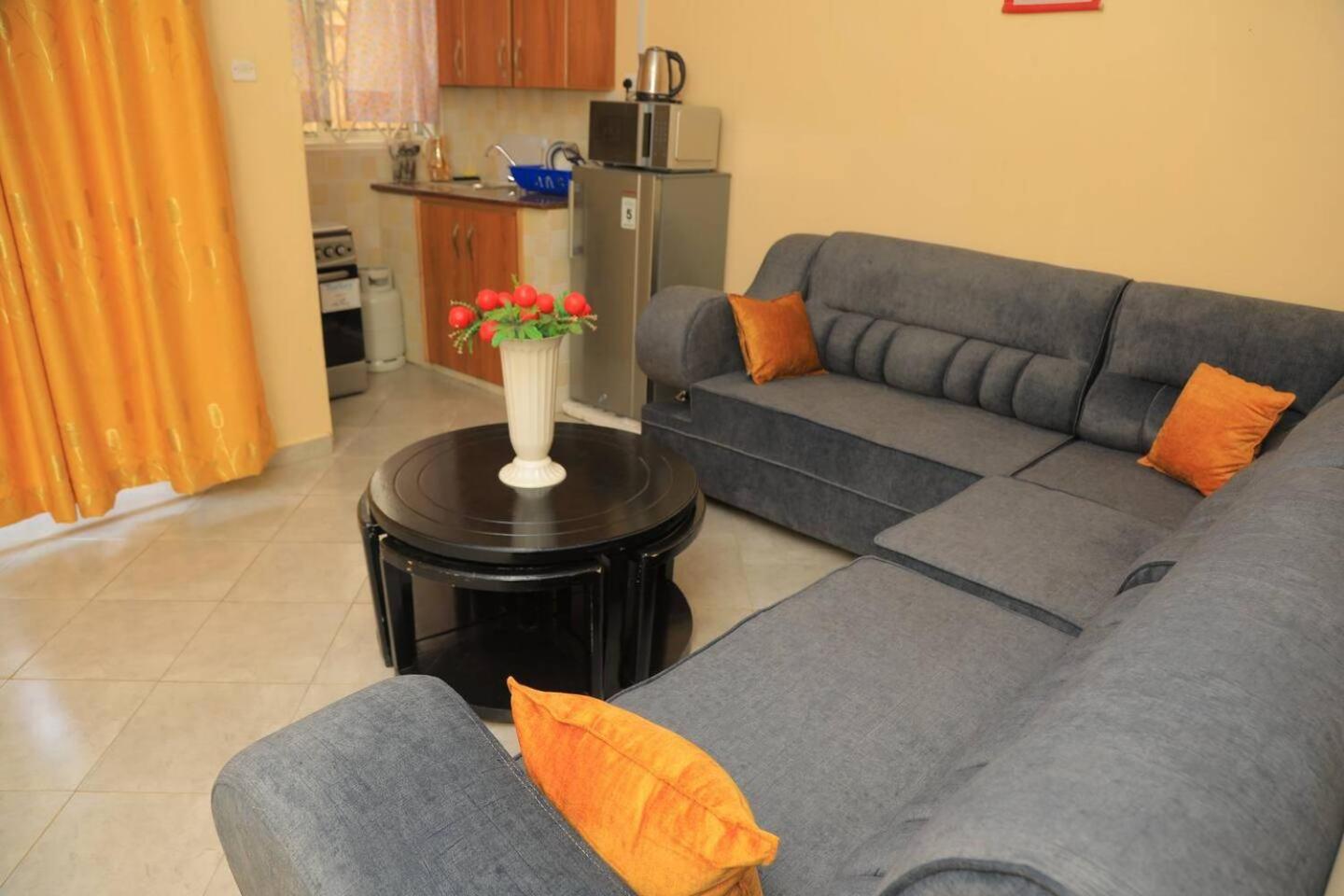 Apt - Sleeps 2 - Parking - Pets Ok view 2