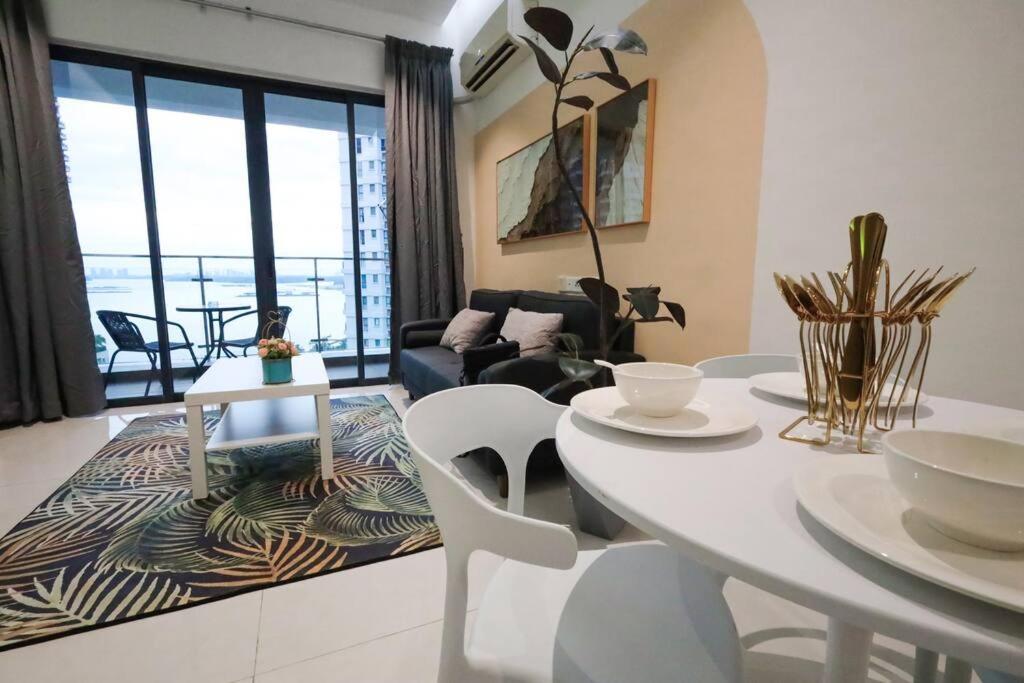 Country Garden Danga Bay Premium Unit