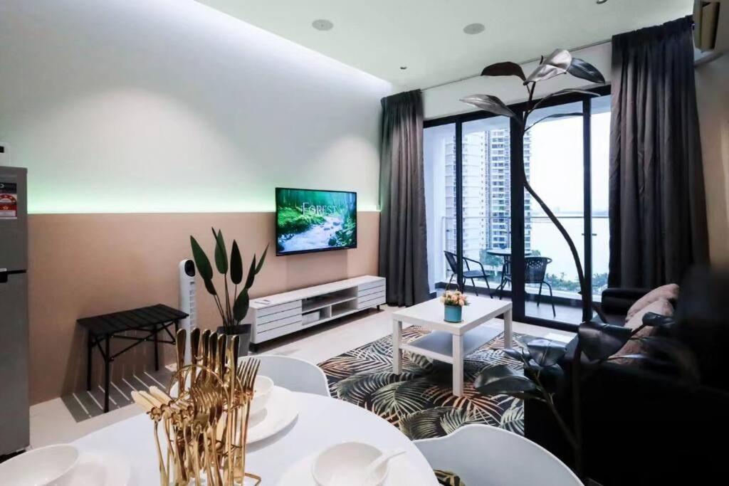 Country Garden Danga Bay Premium Unit