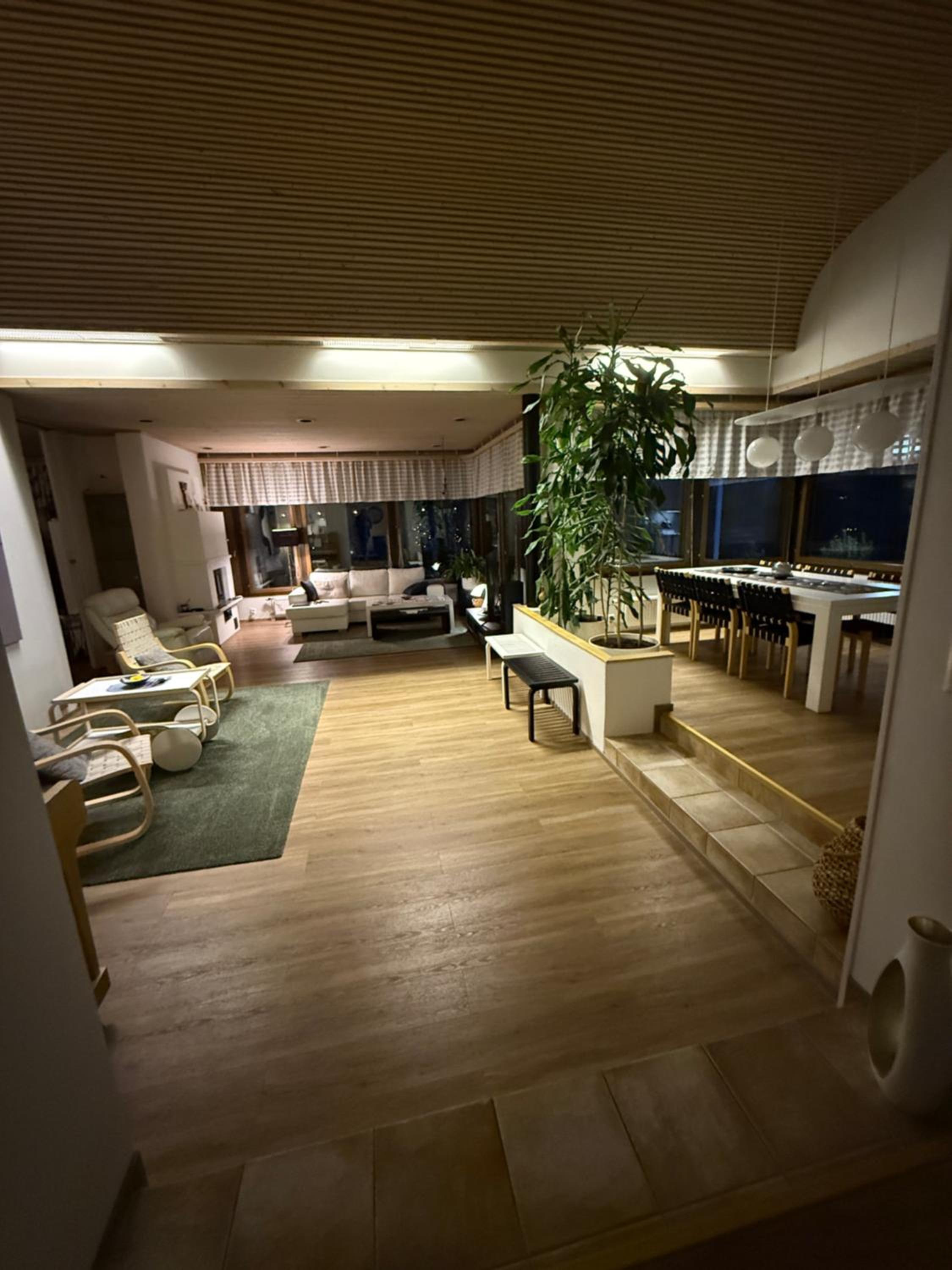 Riverside Villa Aurora